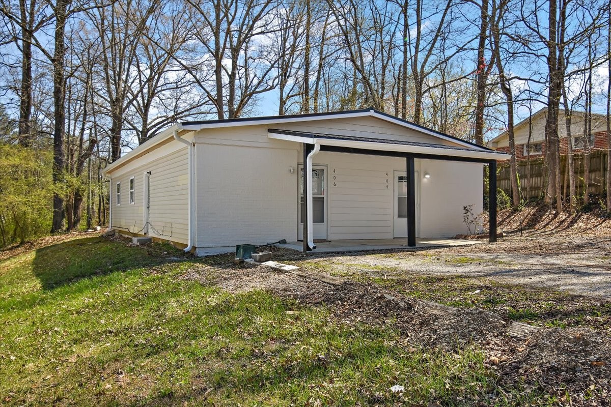404 Chamberlain Dr Property Photo 1