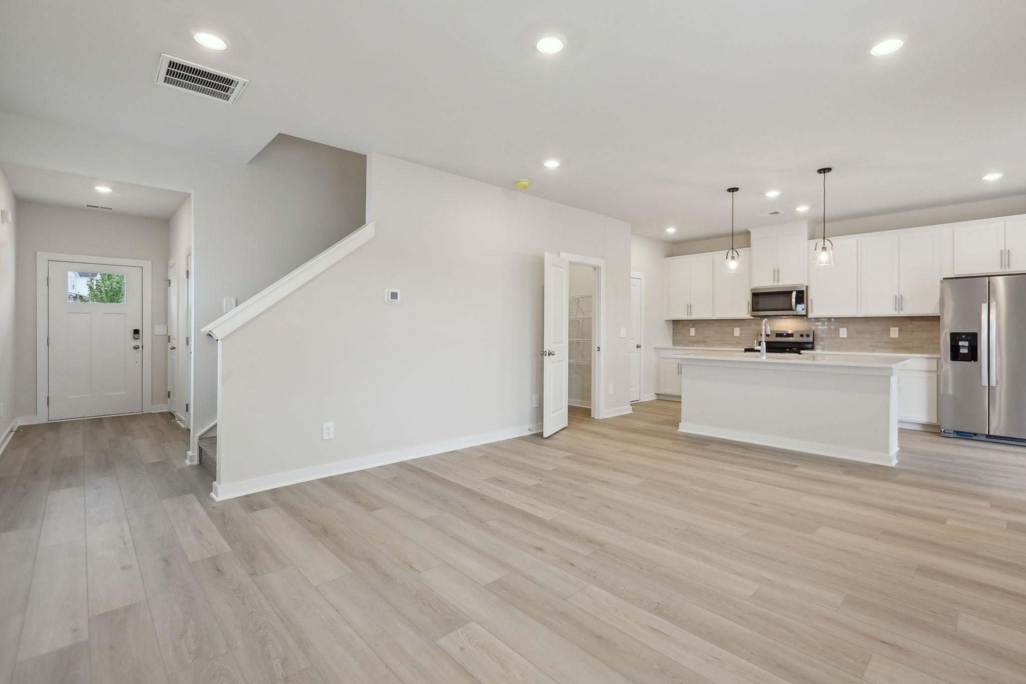 4220 Skyridge Dr Property Photo 8
