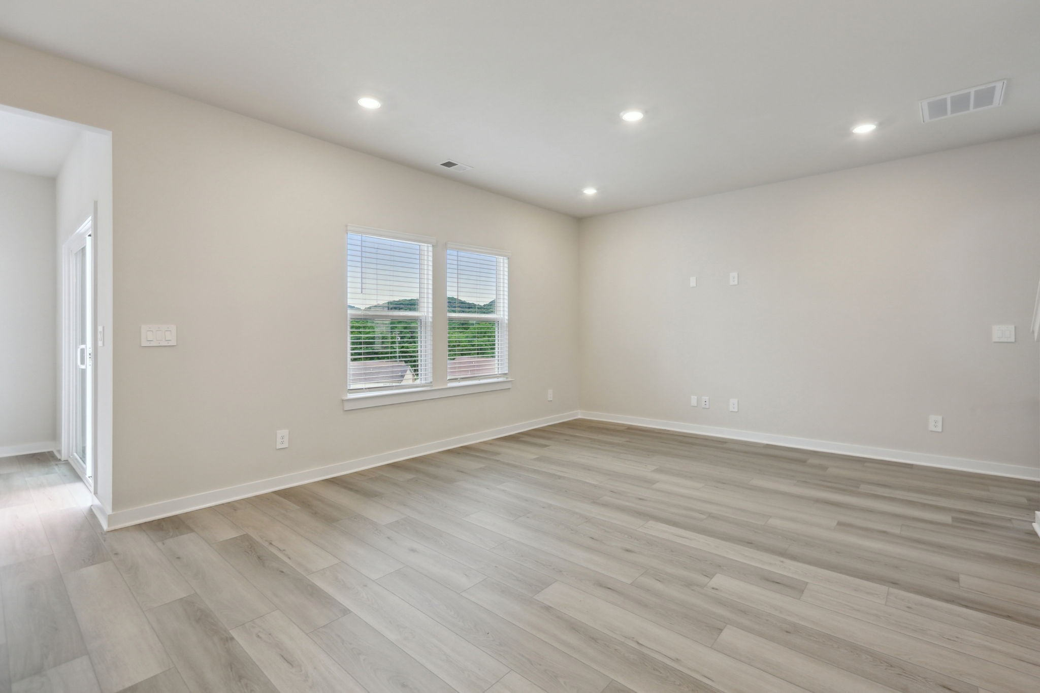 4220 Skyridge Dr Property Photo 10