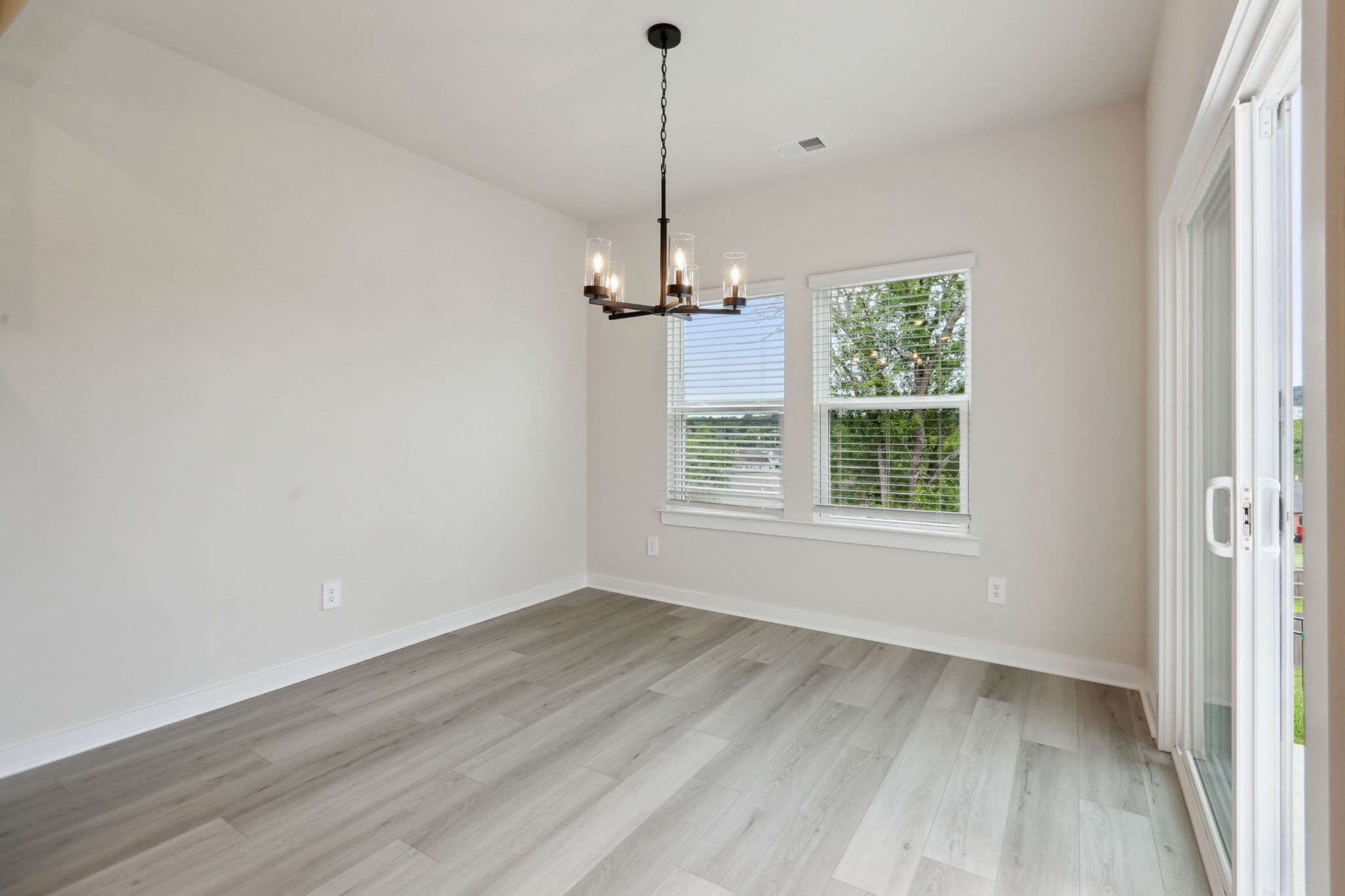 4220 Skyridge Dr Property Photo 11