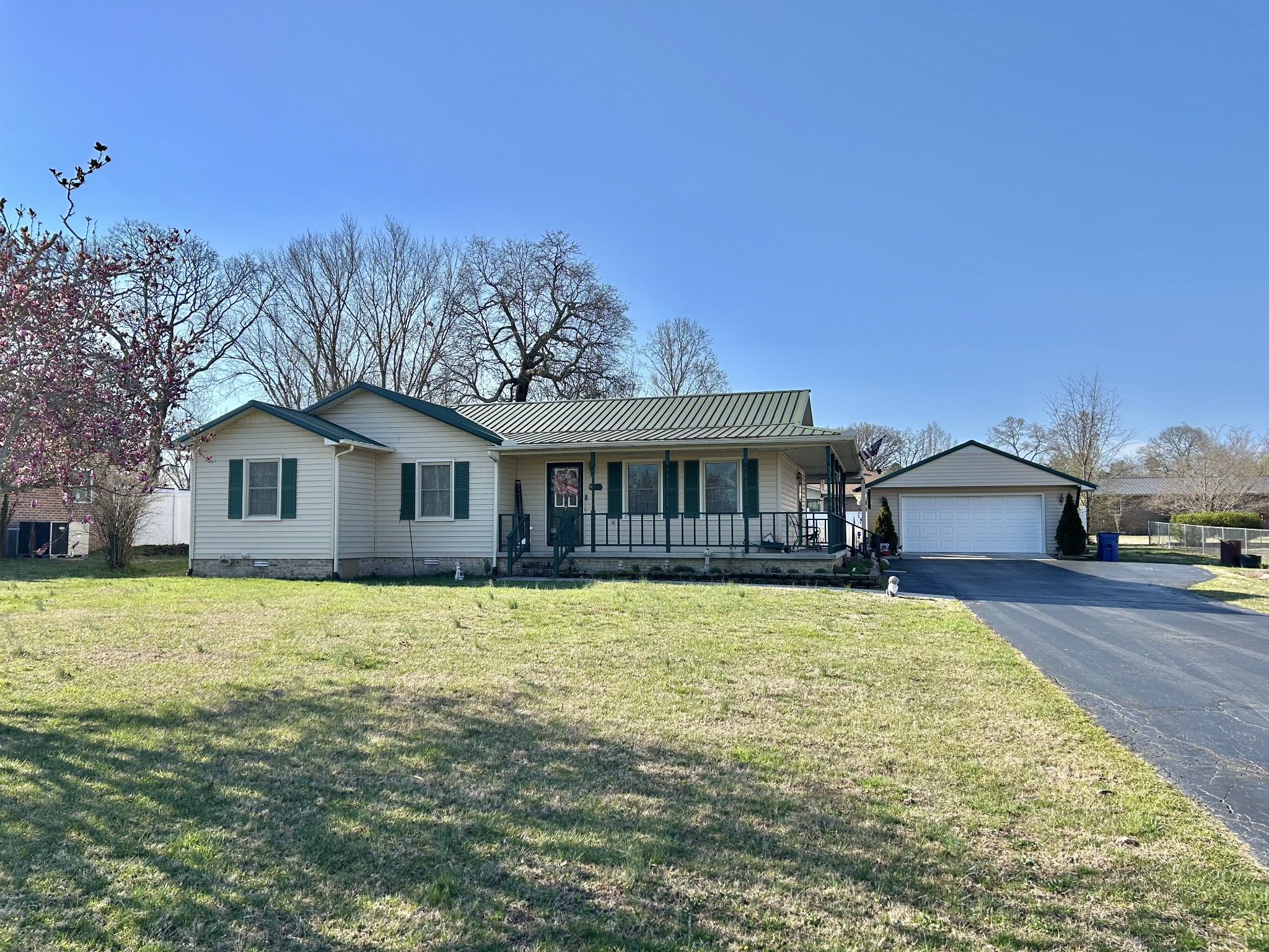 1306 Mcmahan St Property Photo 5