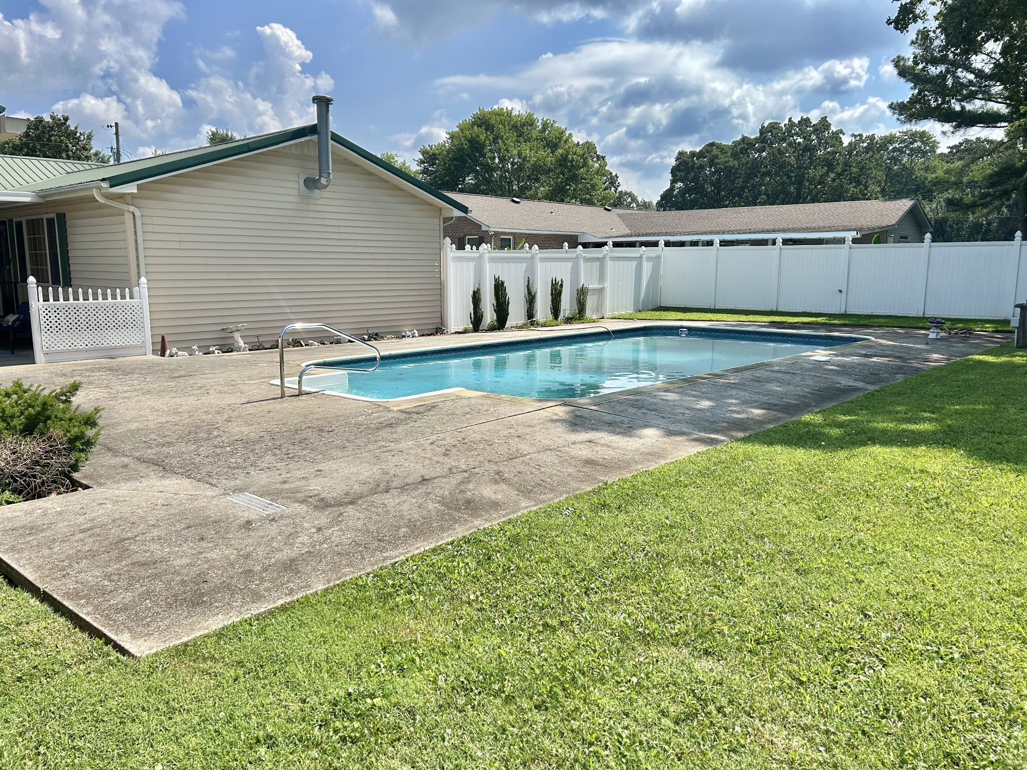 1306 Mcmahan St Property Photo 45
