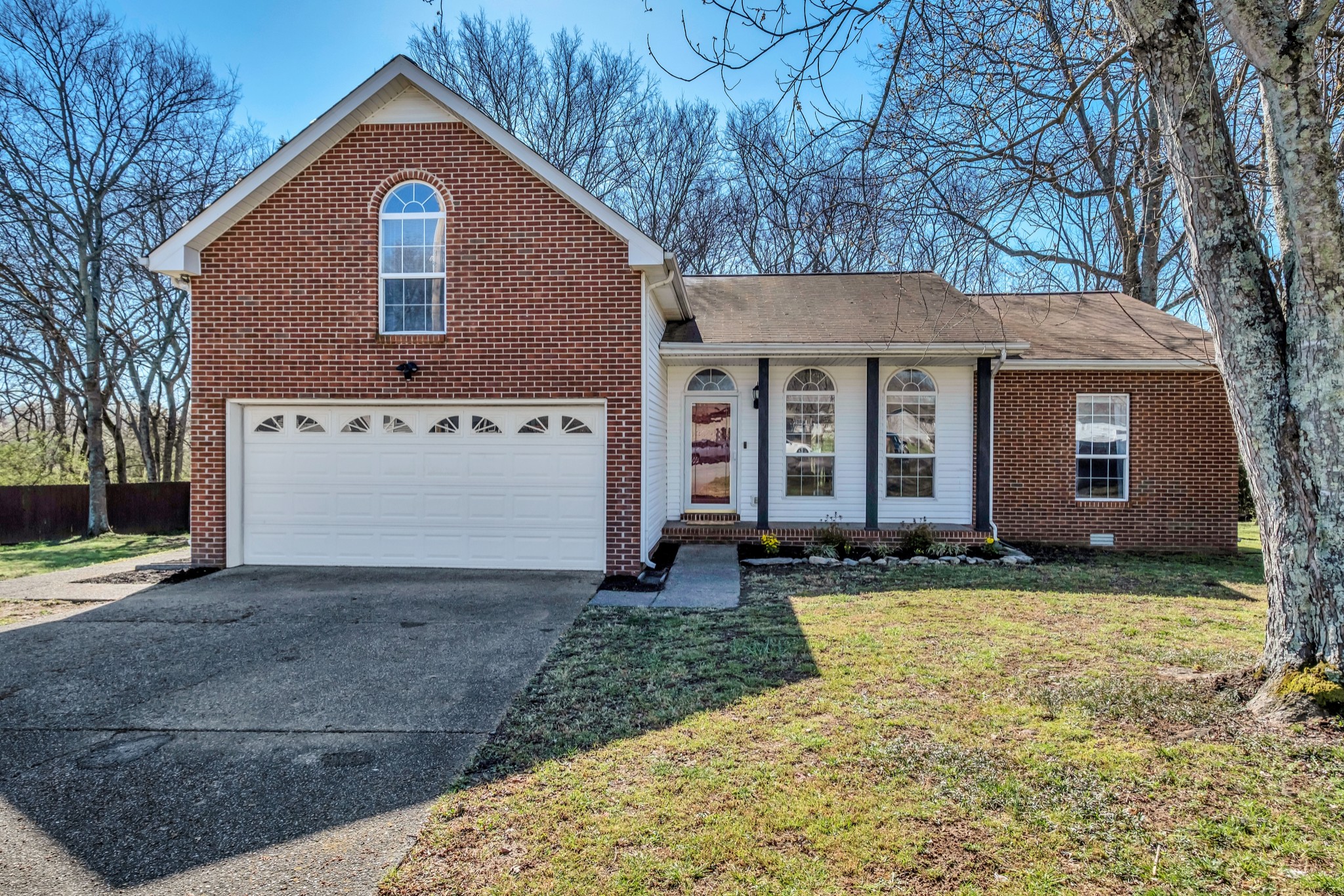 1213 Brockton Ct Property Photo 4