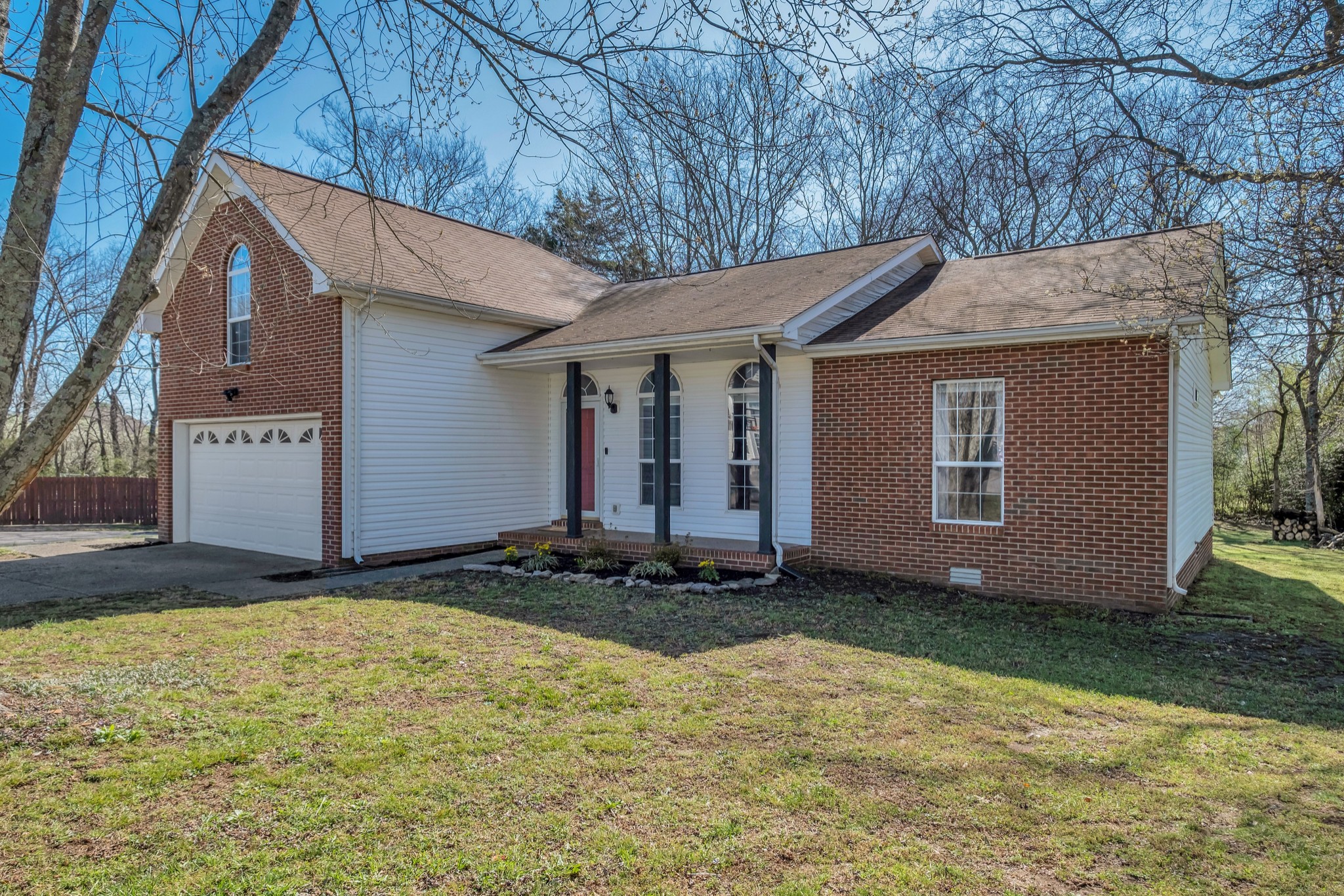 1213 Brockton Ct Property Photo 5
