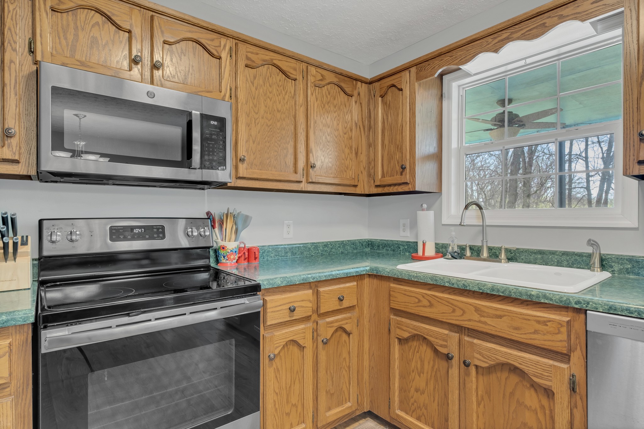 1213 Brockton Ct Property Photo 14