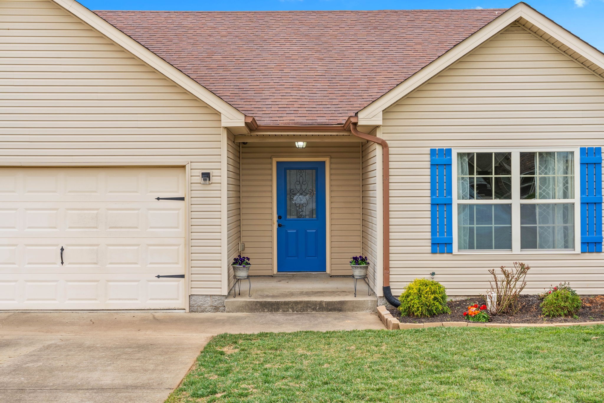 568 Tracy Ln Property Photo 1