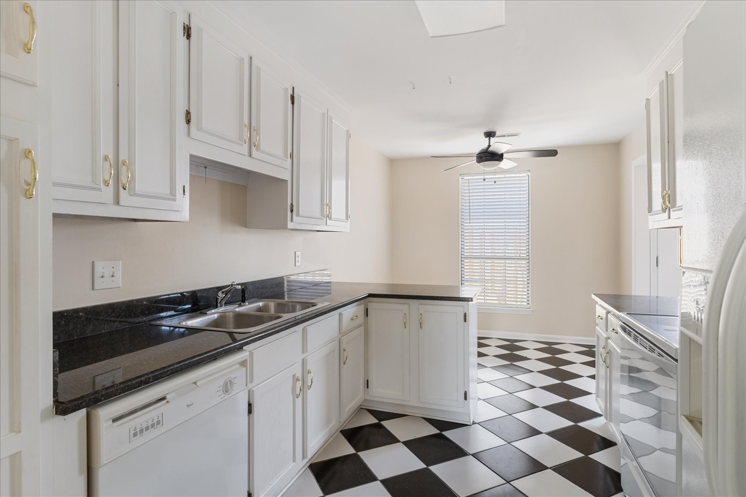 975 General George Patton Rd Property Photo 1