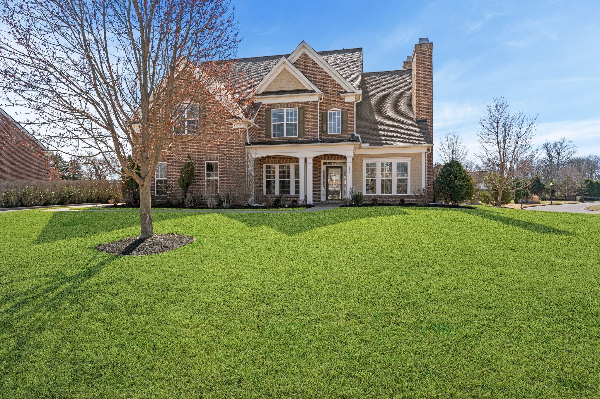 699 Harrogate Dr Property Photo