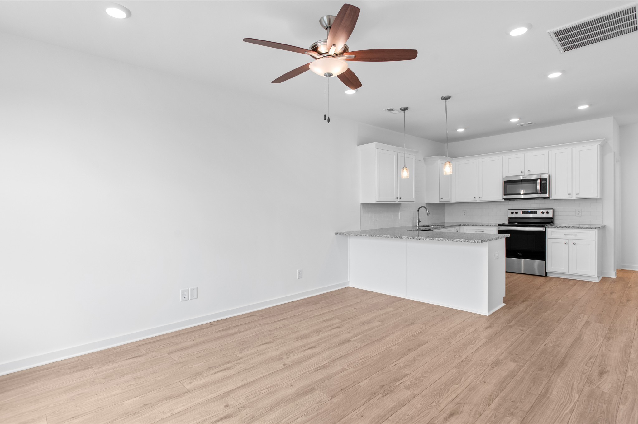 1170 S Dickerson Rd Property Photo 1