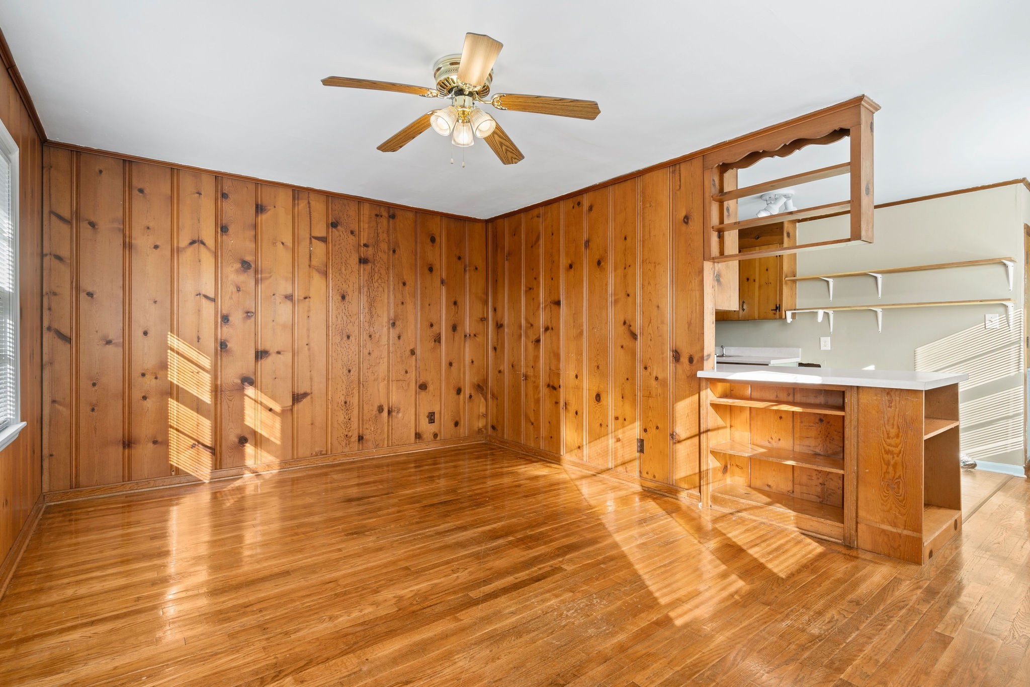 1463 Golf Club Ln Property Photo 3