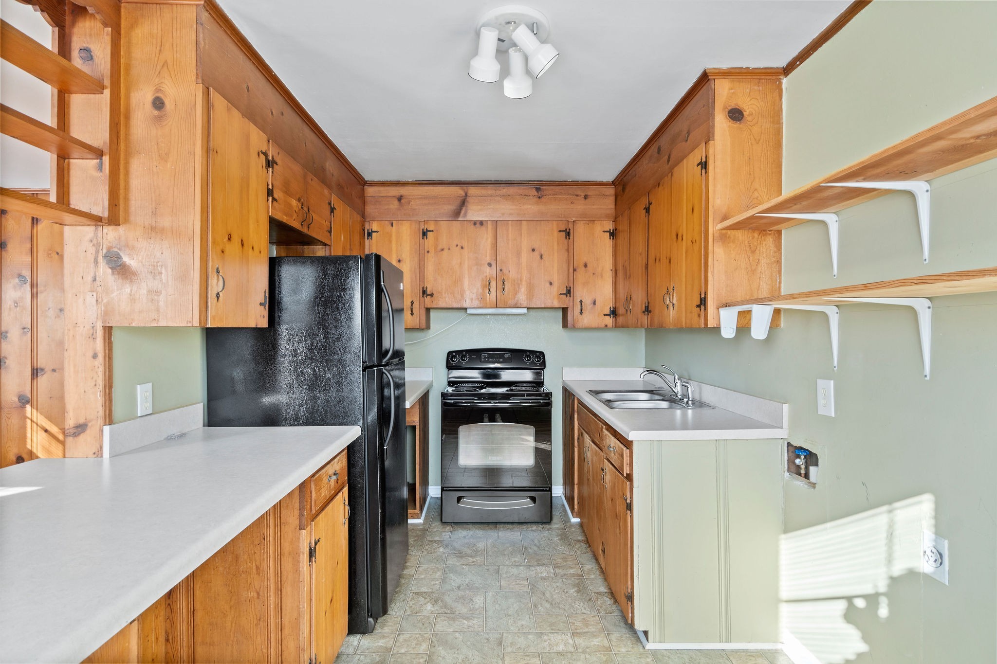 1463 Golf Club Ln Property Photo 8