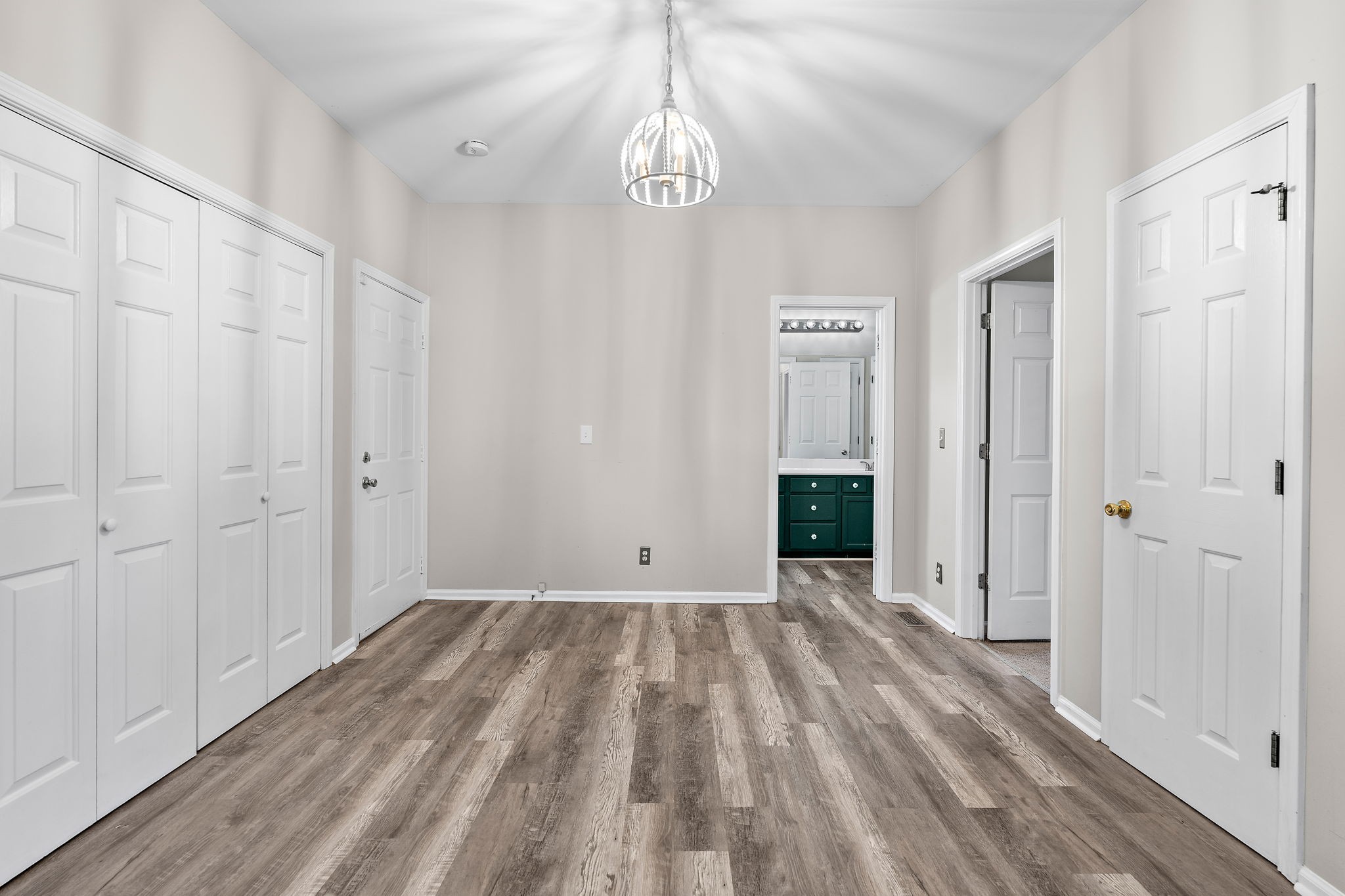900 Dove Ridge Cir Property Photo 12
