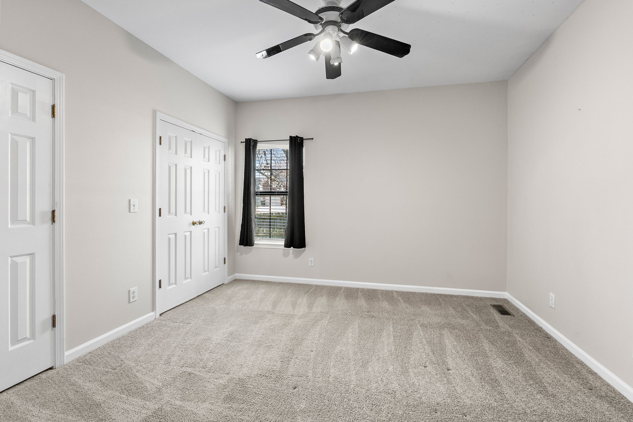 900 Dove Ridge Cir Property Photo 15