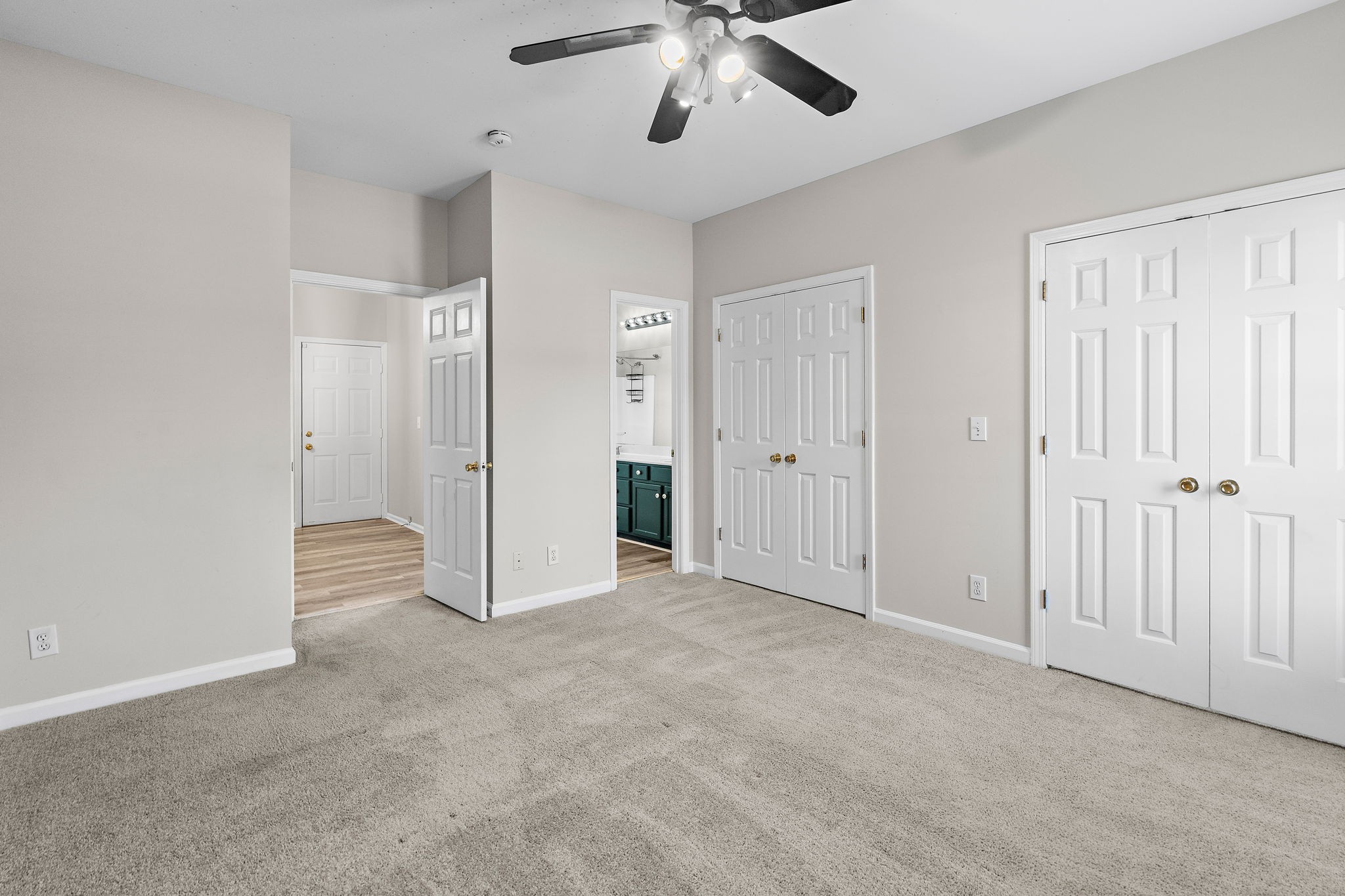 900 Dove Ridge Cir Property Photo 16
