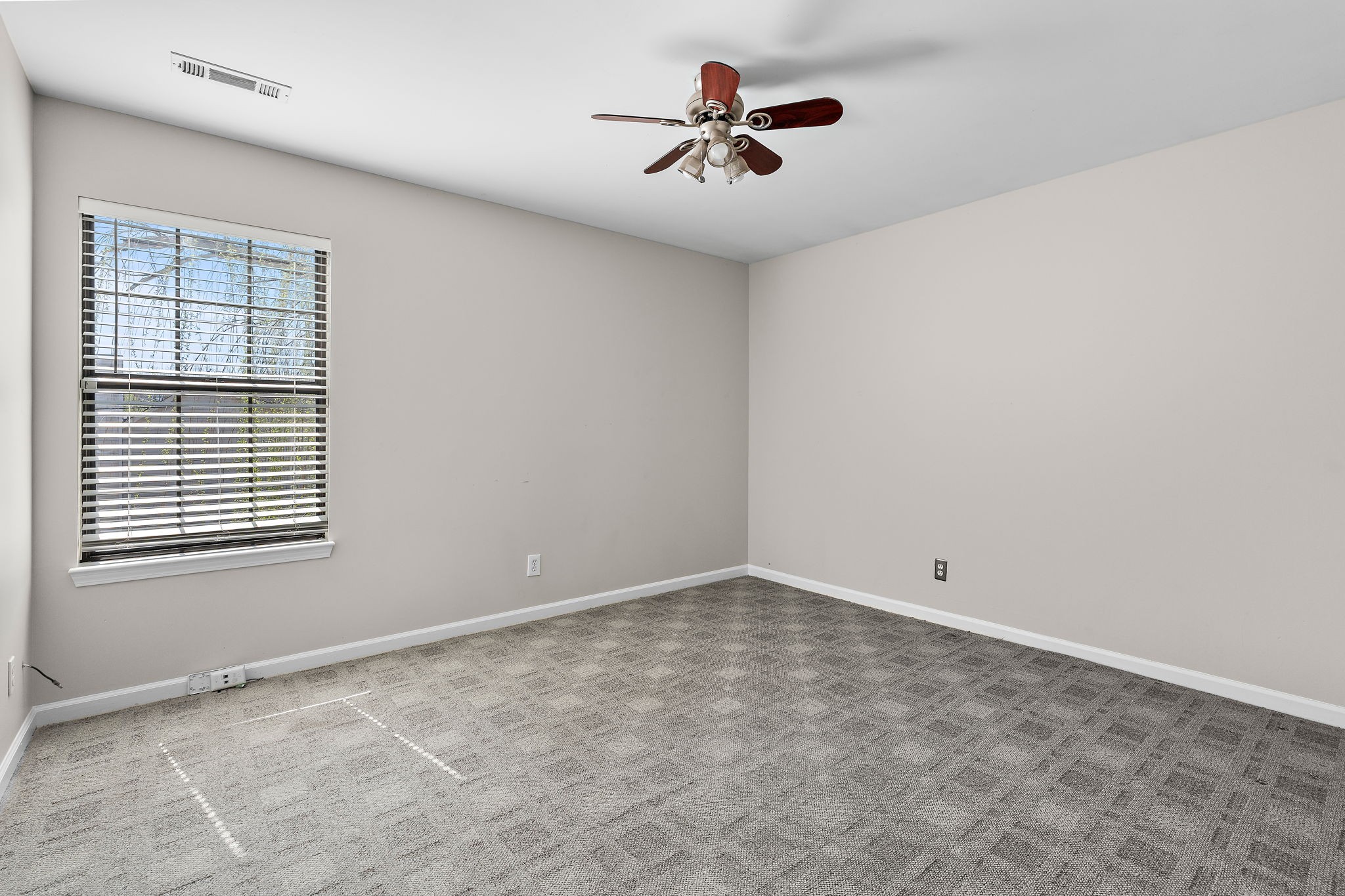 900 Dove Ridge Cir Property Photo 19