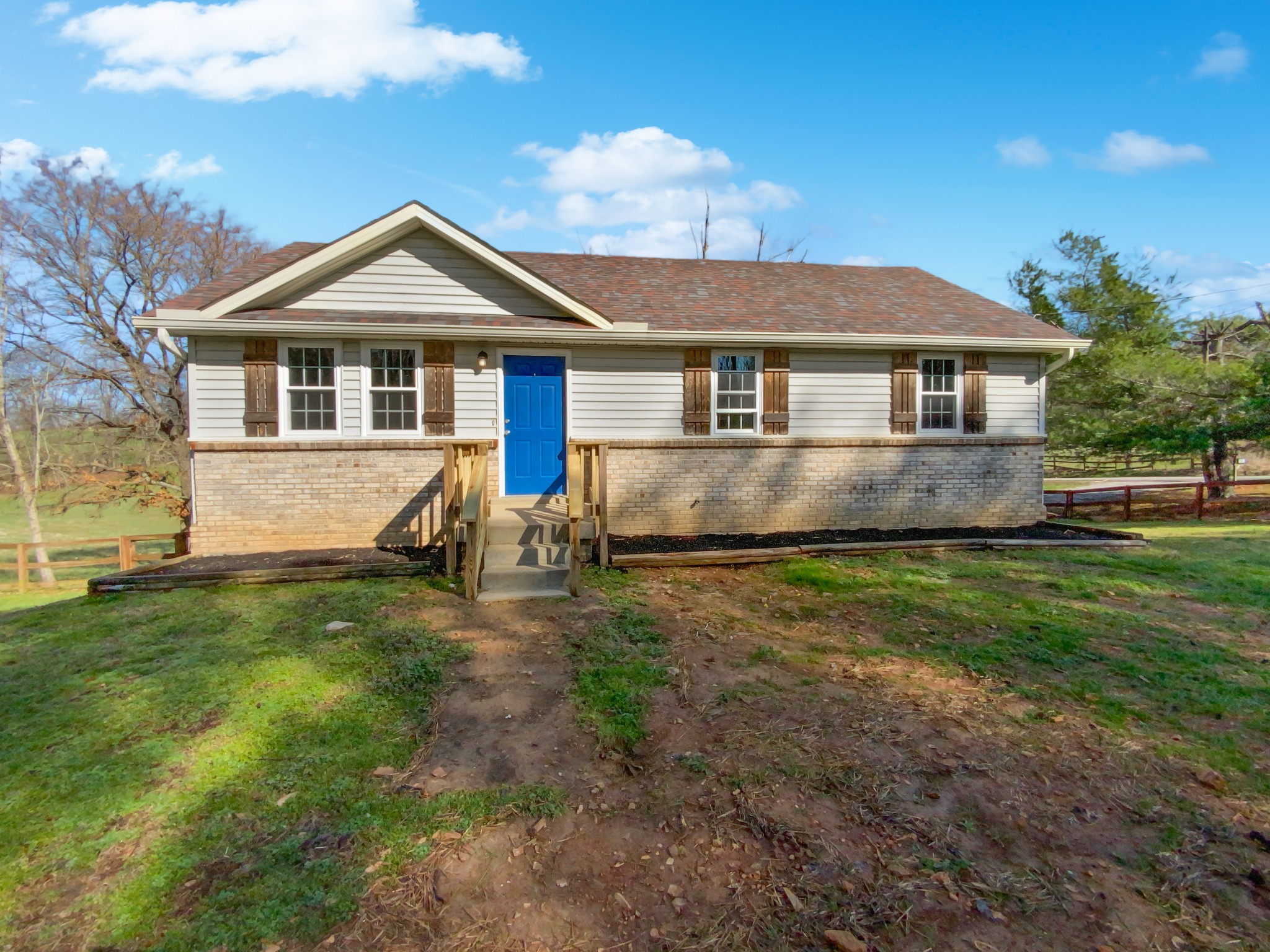 1001 Gill Rd Property Photo 1