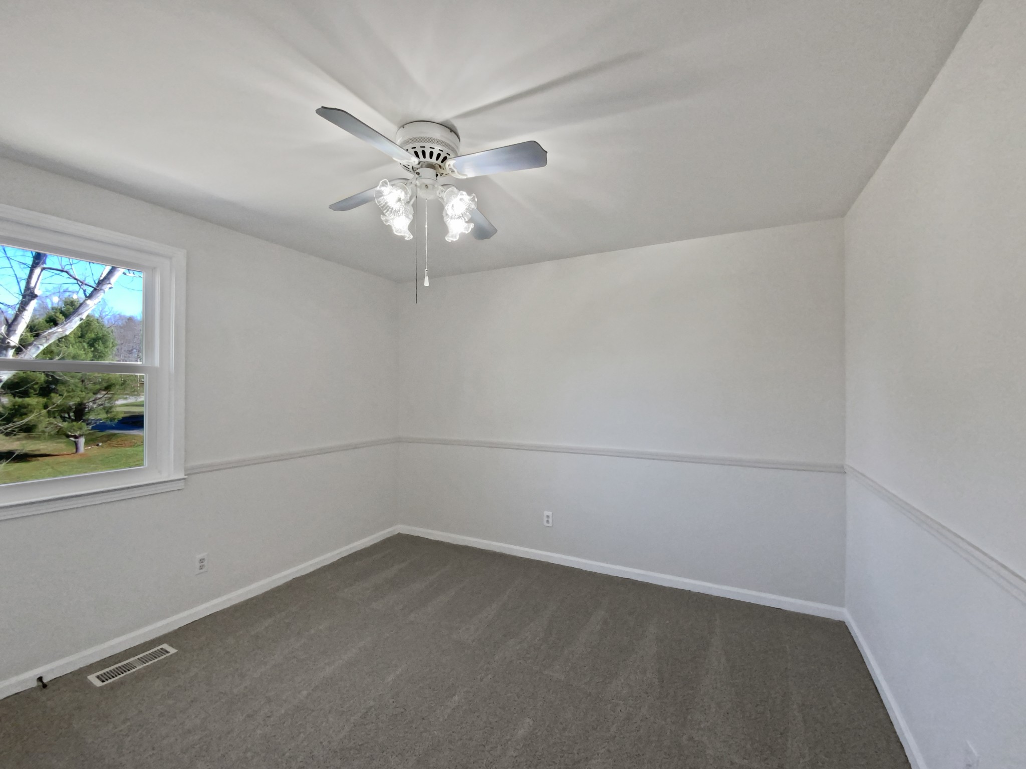 1001 Gill Rd Property Photo 11