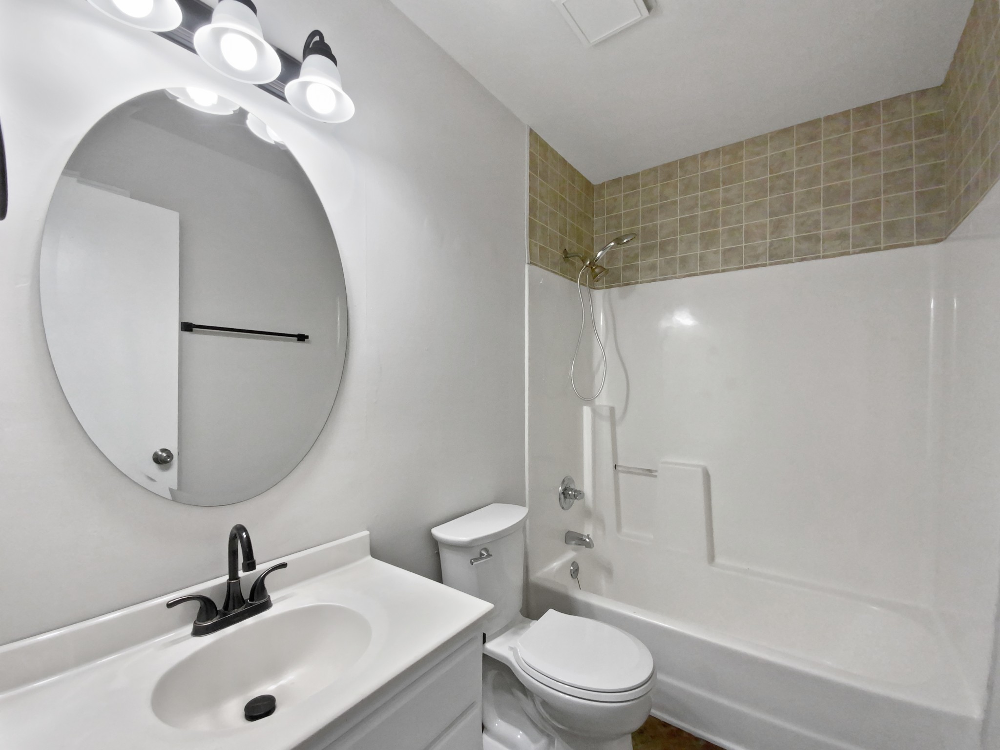 1001 Gill Rd Property Photo 12