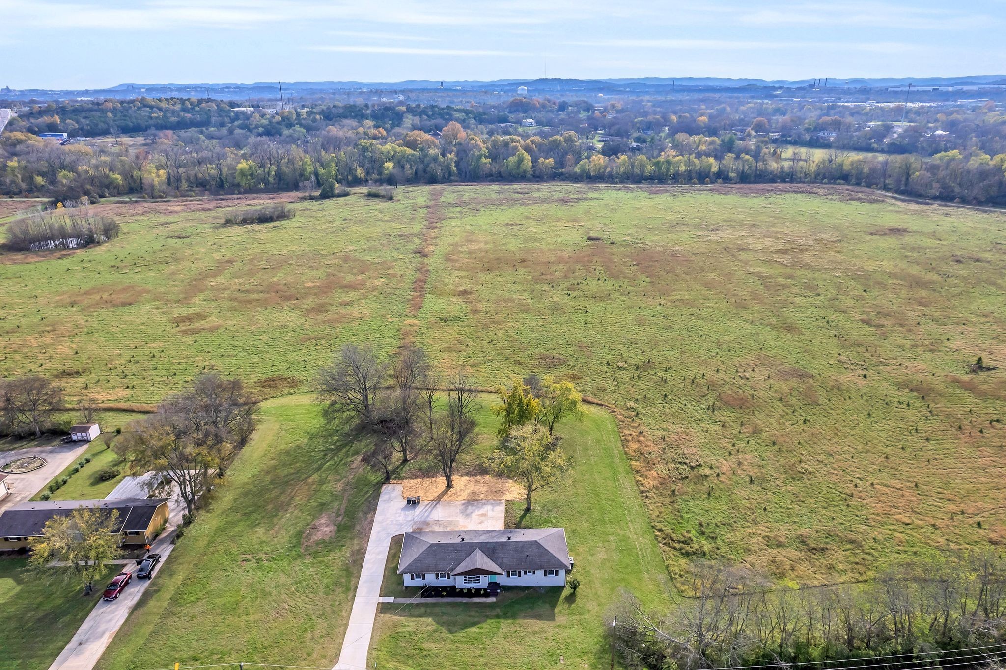 3811 W Hamilton Rd Property Photo