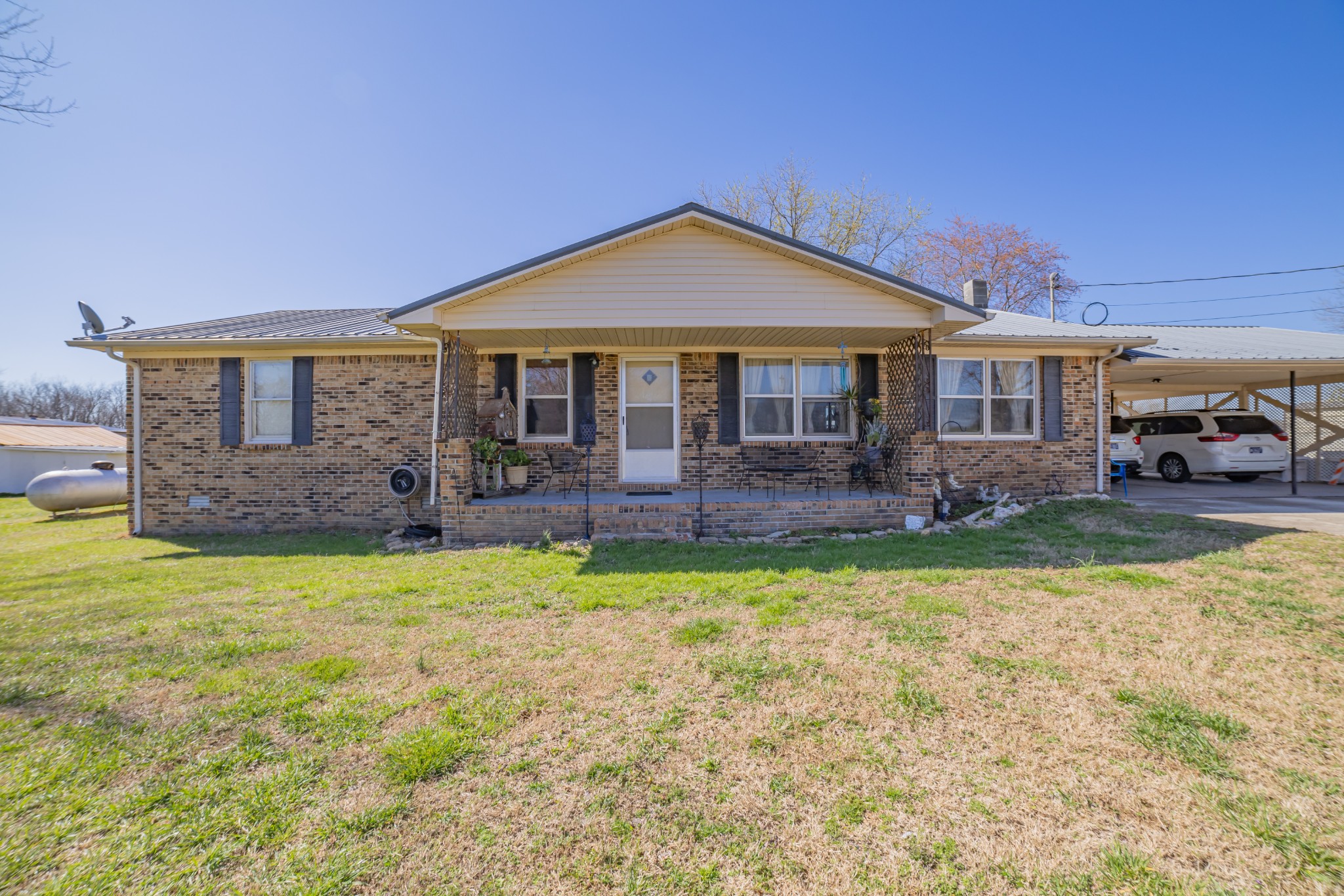 423 Shady Grove Rd Property Photo