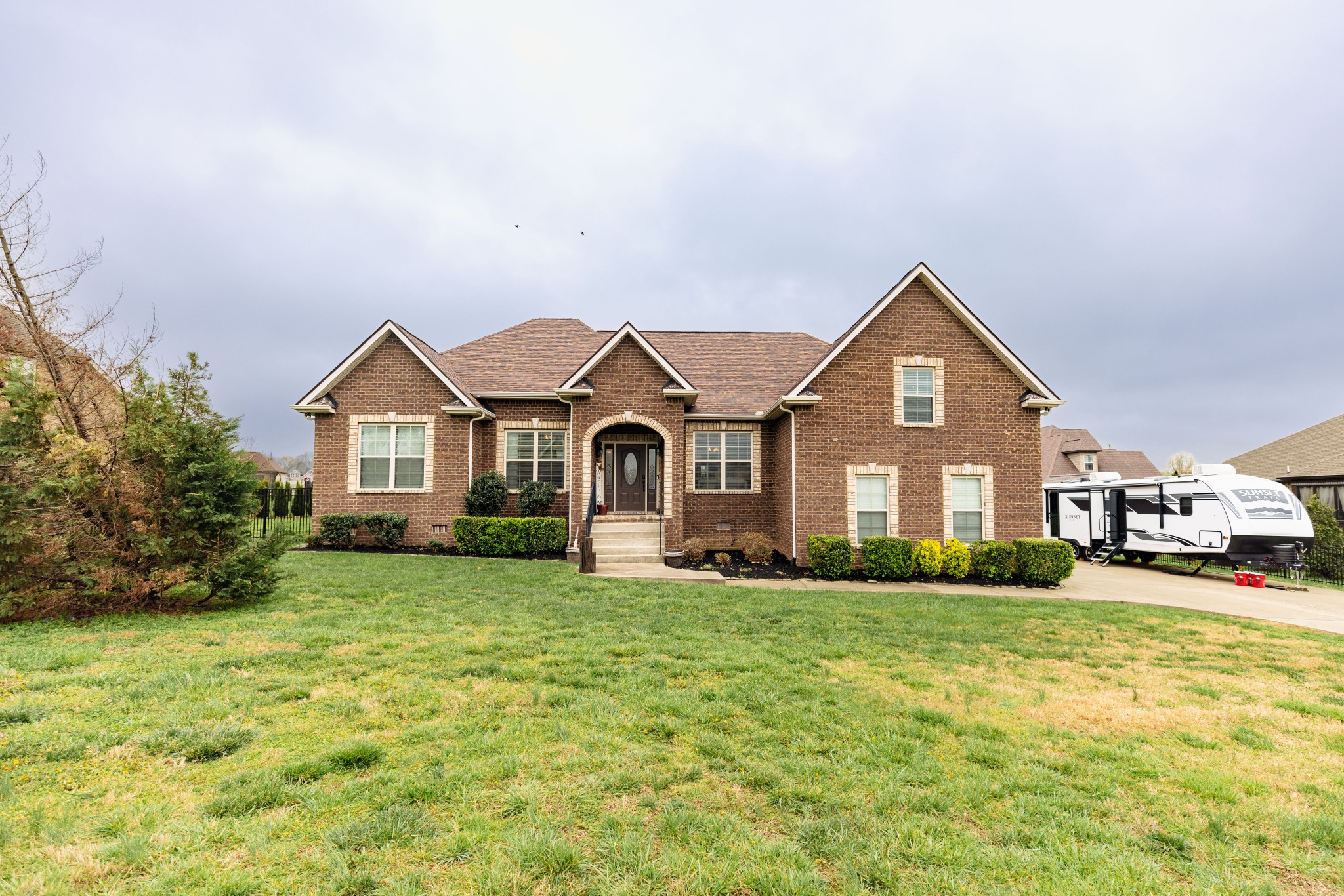 2250 London Ln Property Photo 2