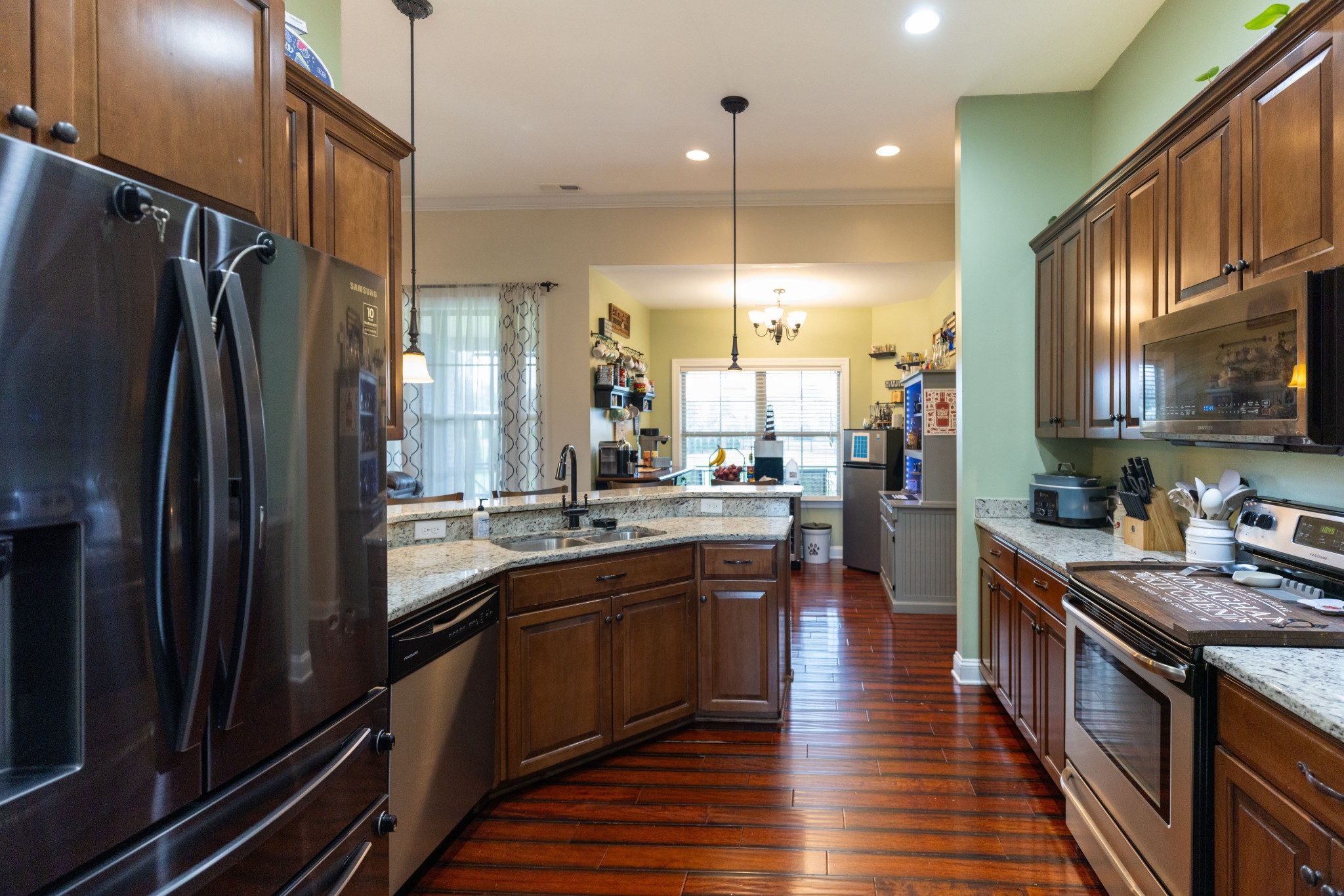 2250 London Ln Property Photo 11