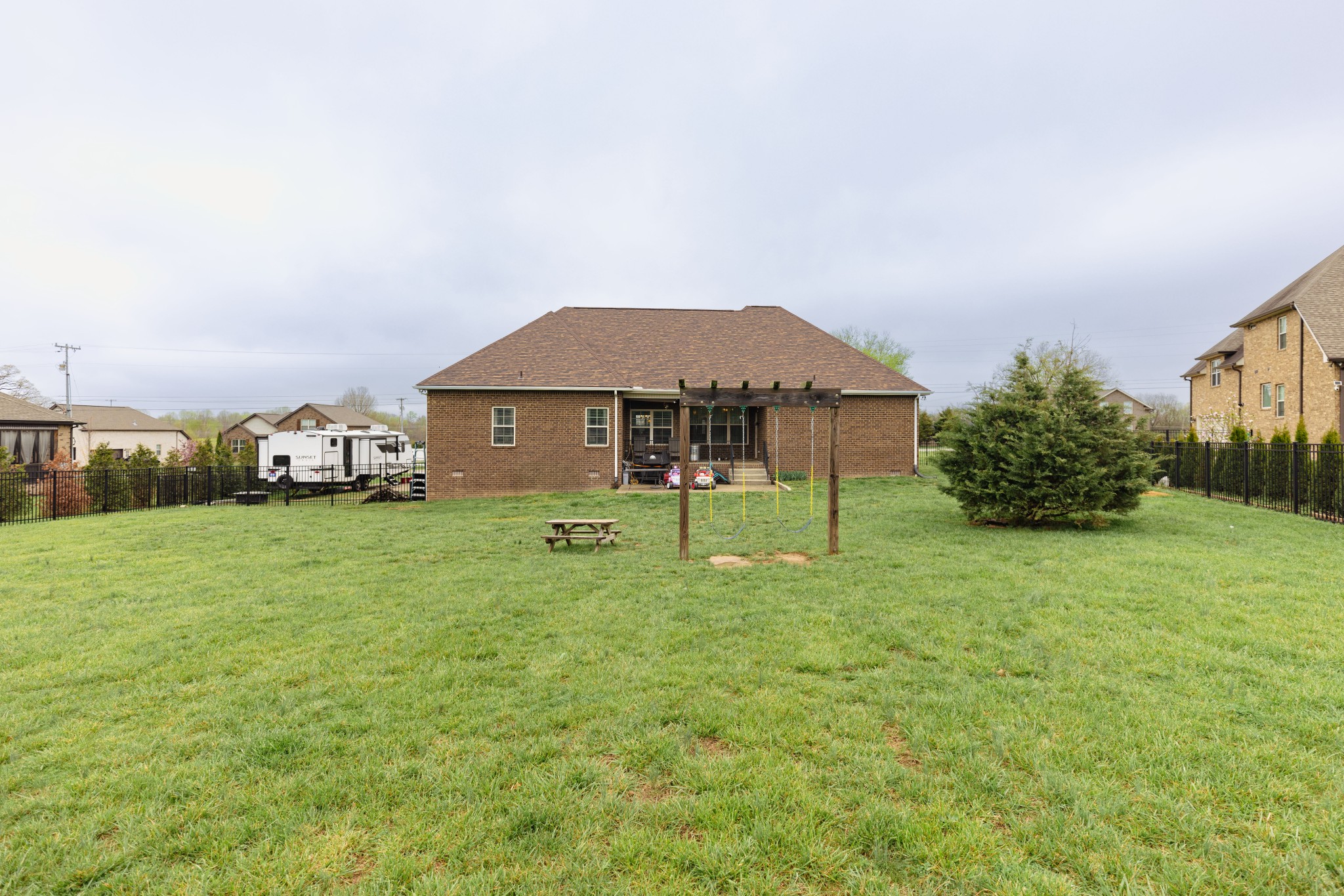 2250 London Ln Property Photo 25