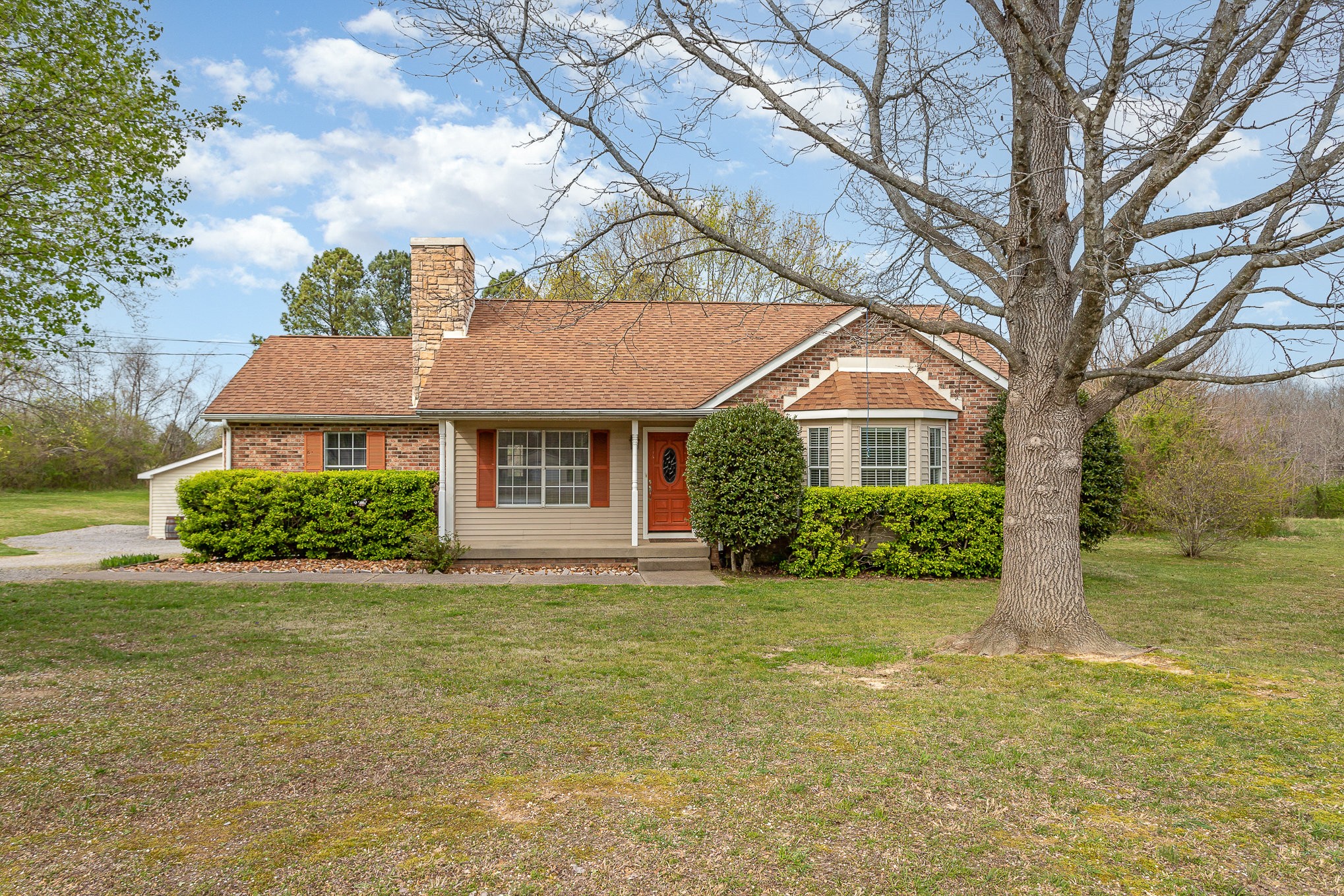 1019 Willowbank Dr Property Photo