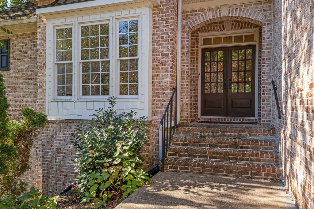 1411 Robert E Lee Ln Property Photo 2