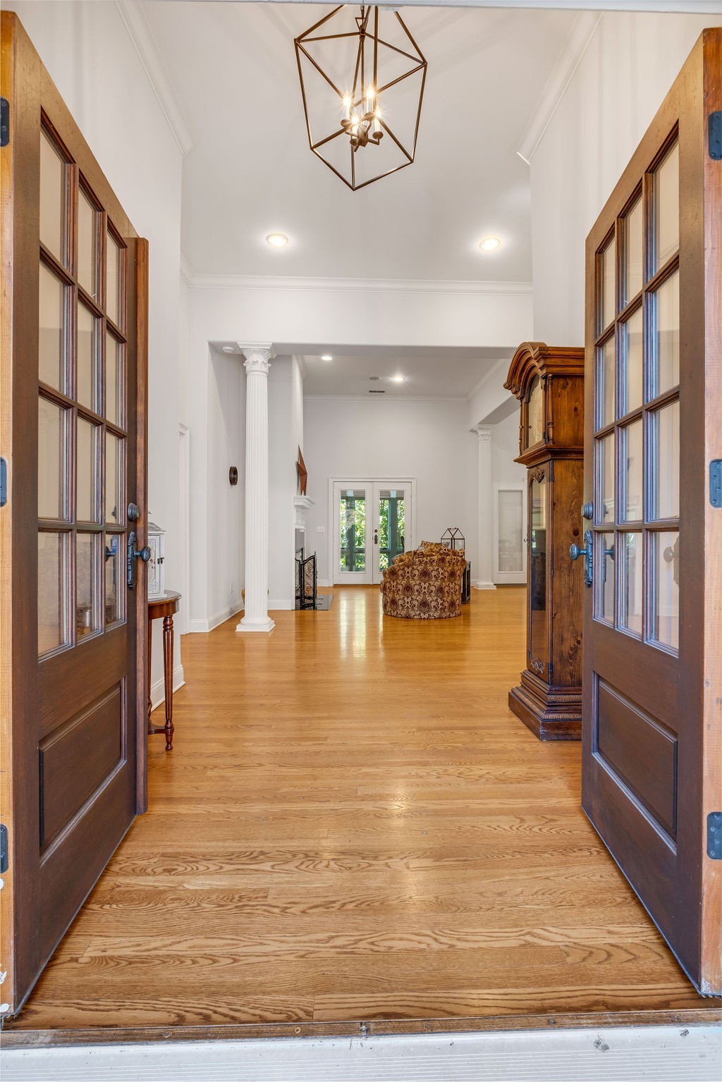 1411 Robert E Lee Ln Property Photo 3