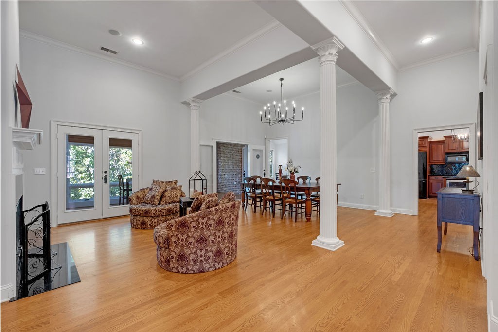 1411 Robert E Lee Ln Property Photo 5