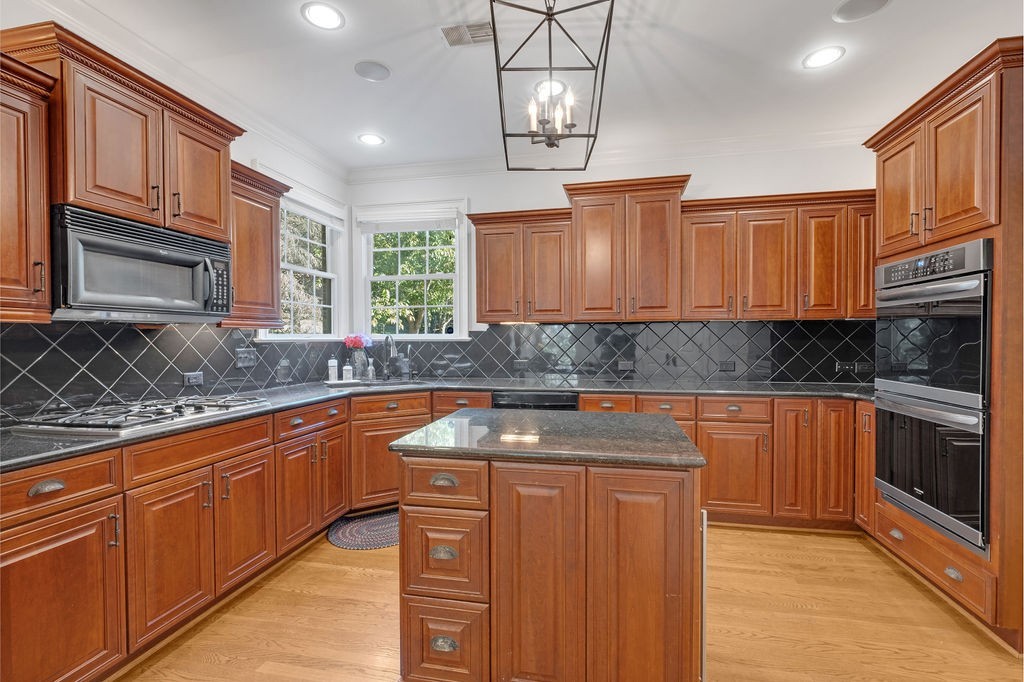 1411 Robert E Lee Ln Property Photo 10
