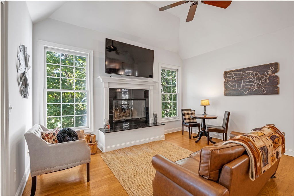 1411 Robert E Lee Ln Property Photo 17