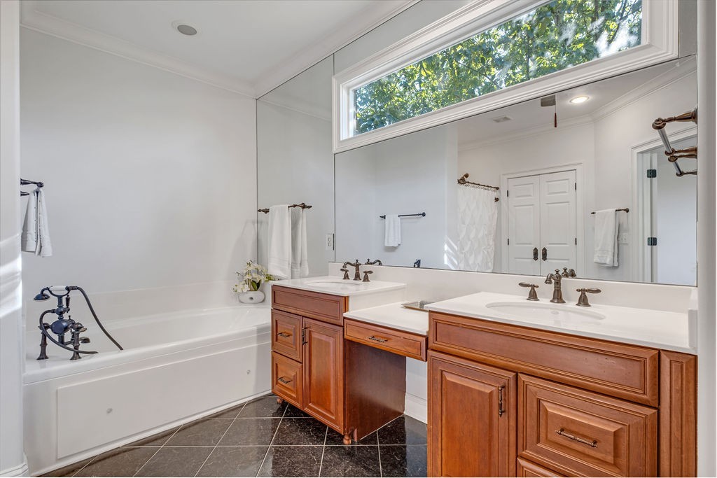 1411 Robert E Lee Ln Property Photo 25