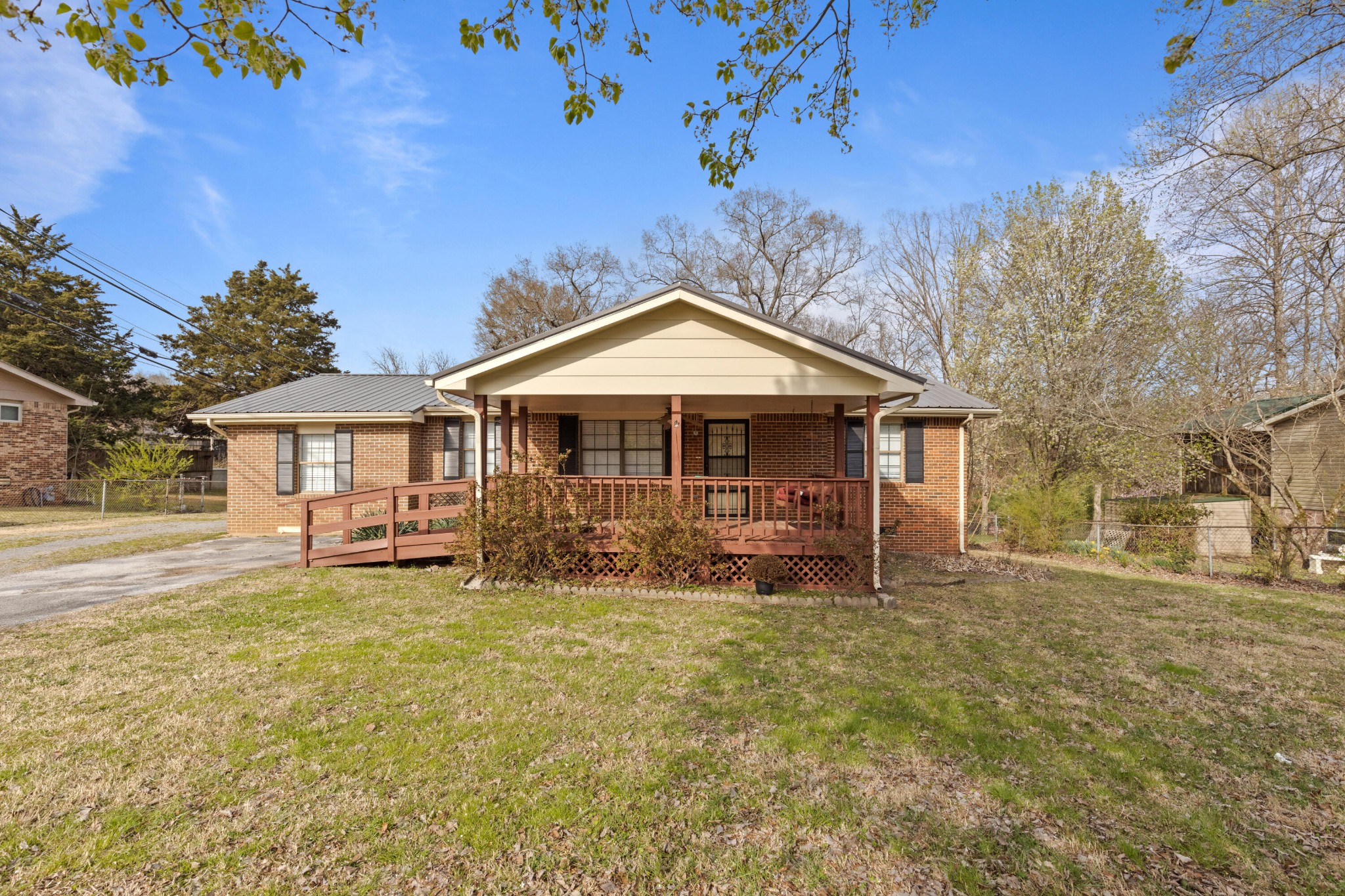 2430 N Shore Acres Road Property Photo