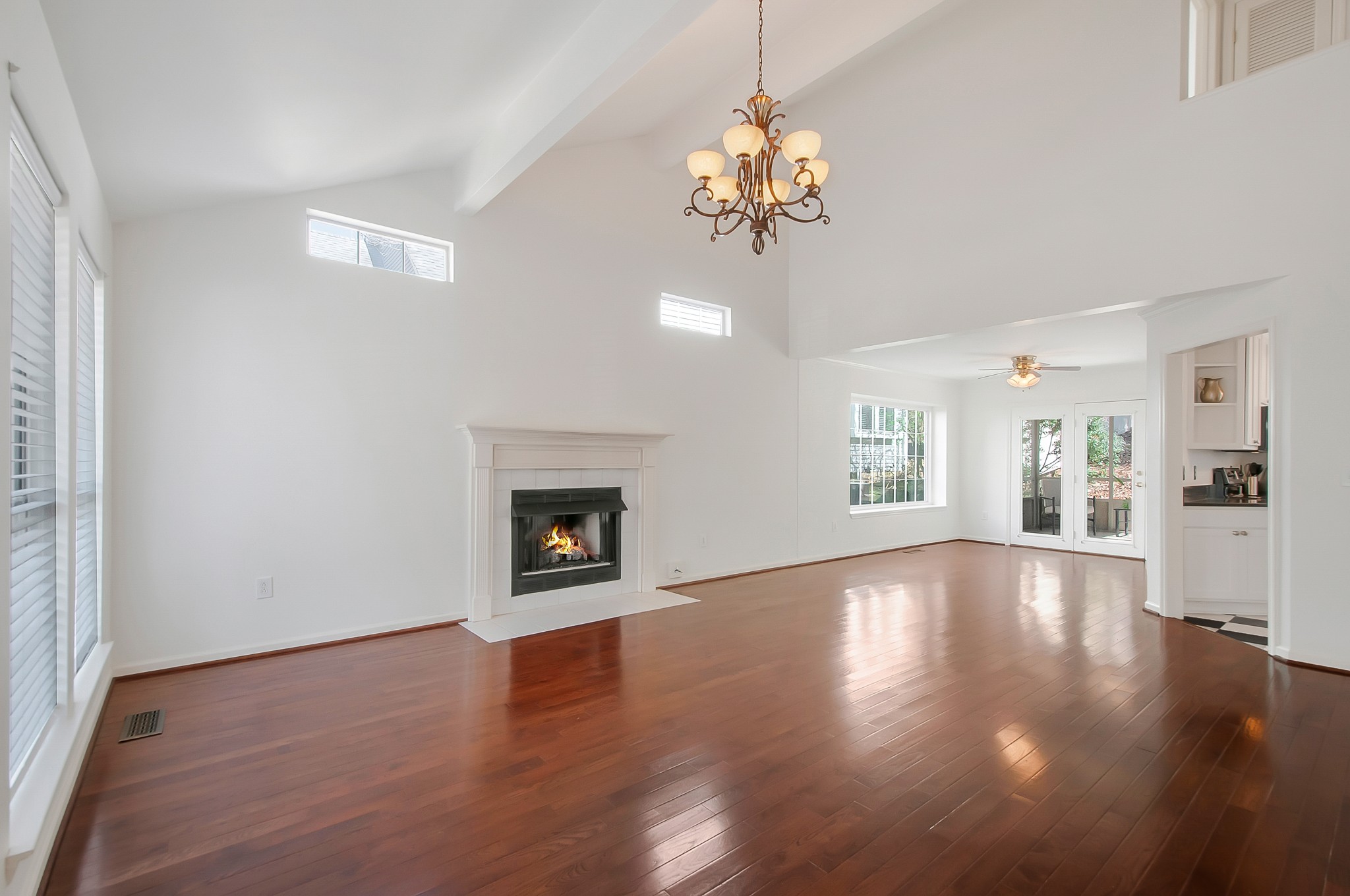 2556 Devon Valley Dr Property Photo 4