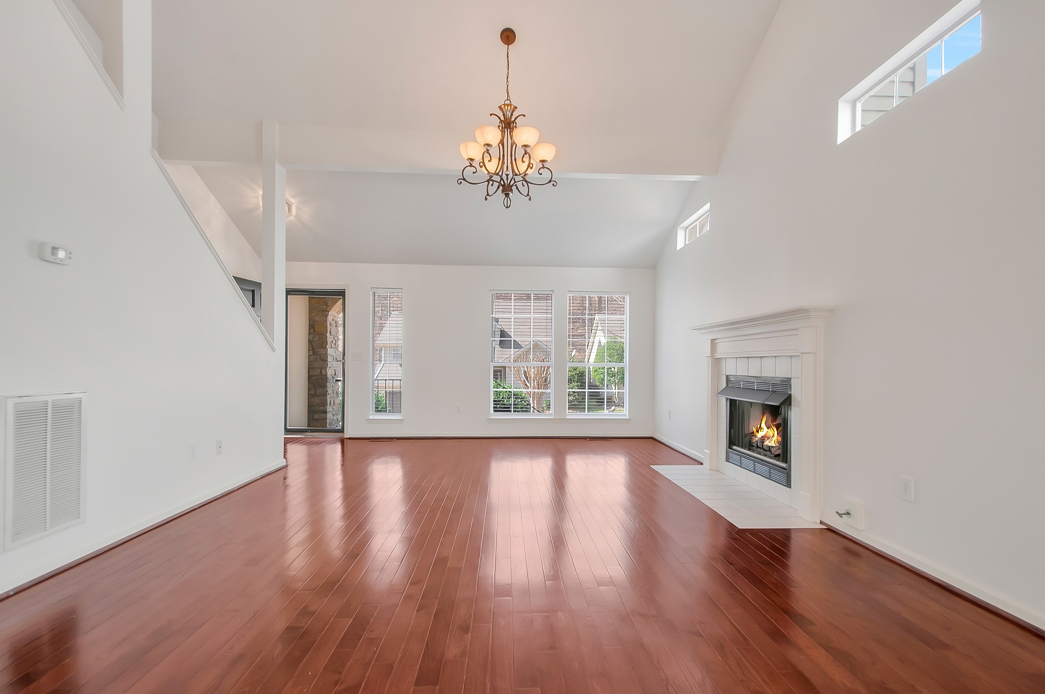 2556 Devon Valley Dr Property Photo 7