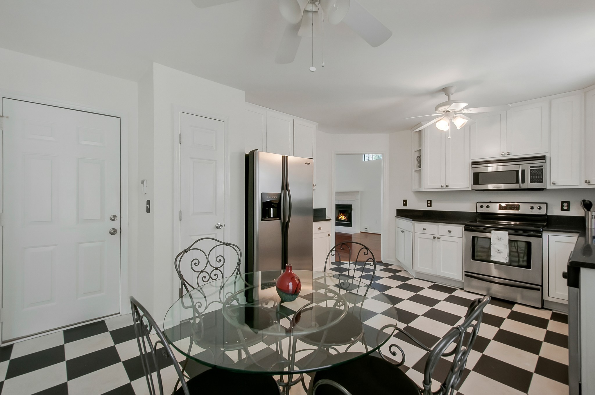 2556 Devon Valley Dr Property Photo 8