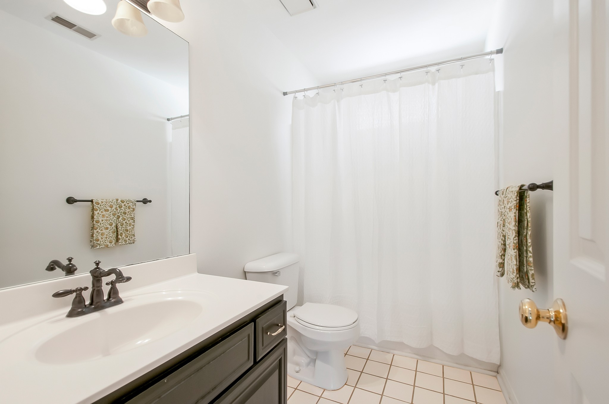 2556 Devon Valley Dr Property Photo 24