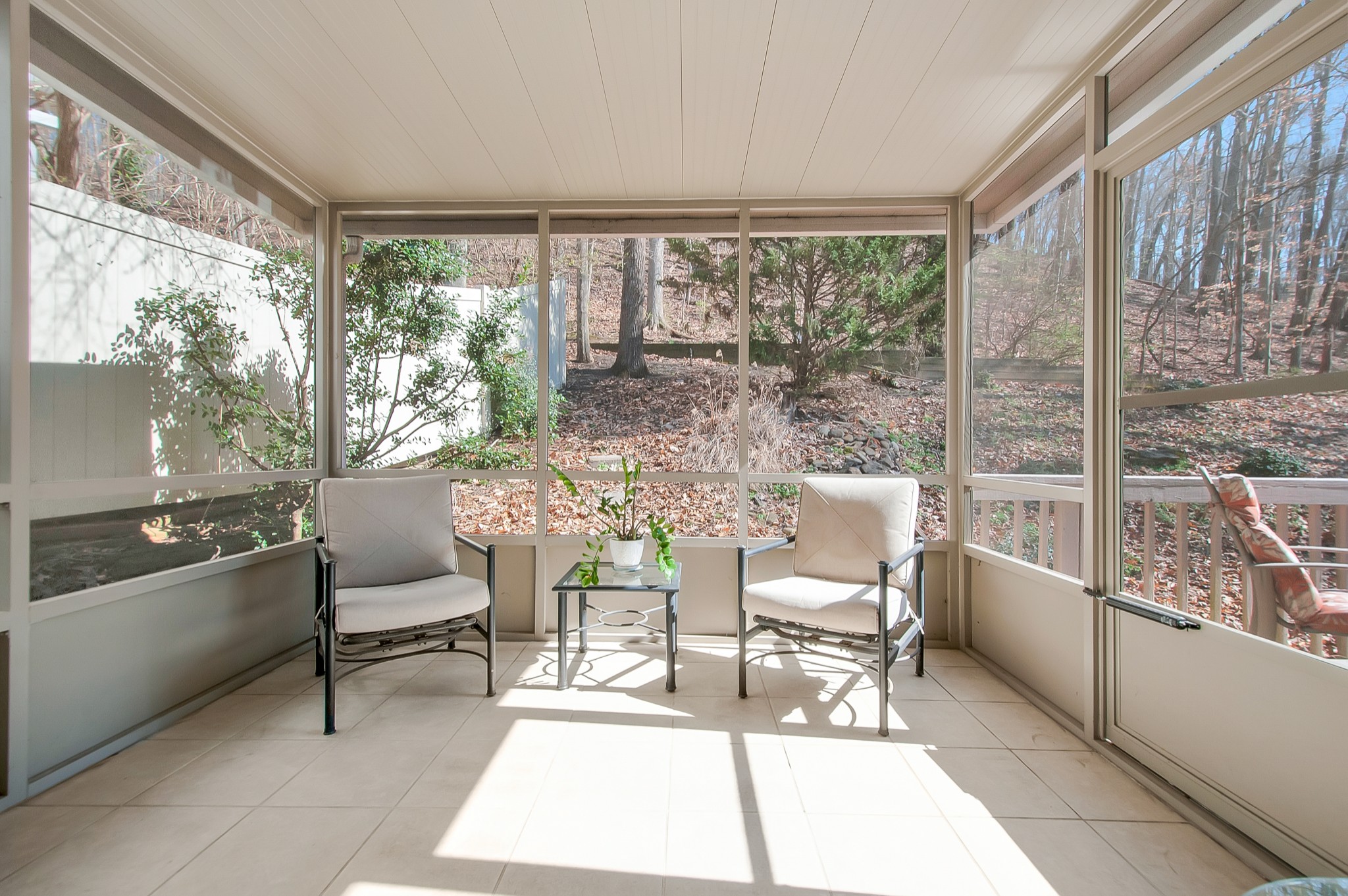 2556 Devon Valley Dr Property Photo 25