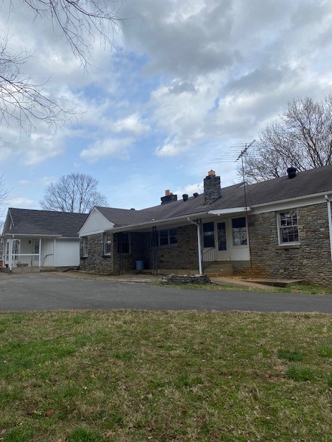 605 Ellington Dr Property Photo 3