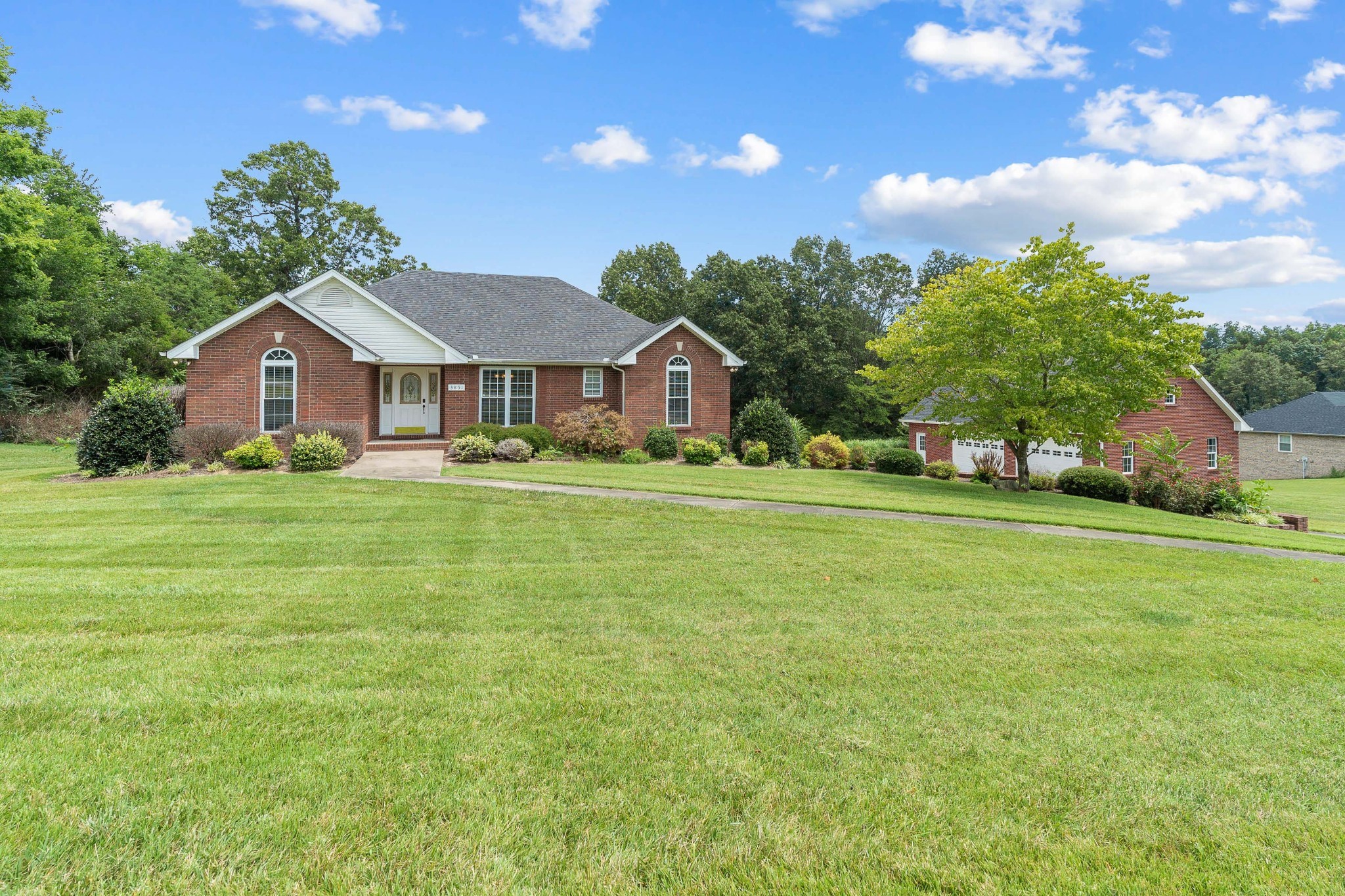 3851 Springdale Ln Property Photo 1