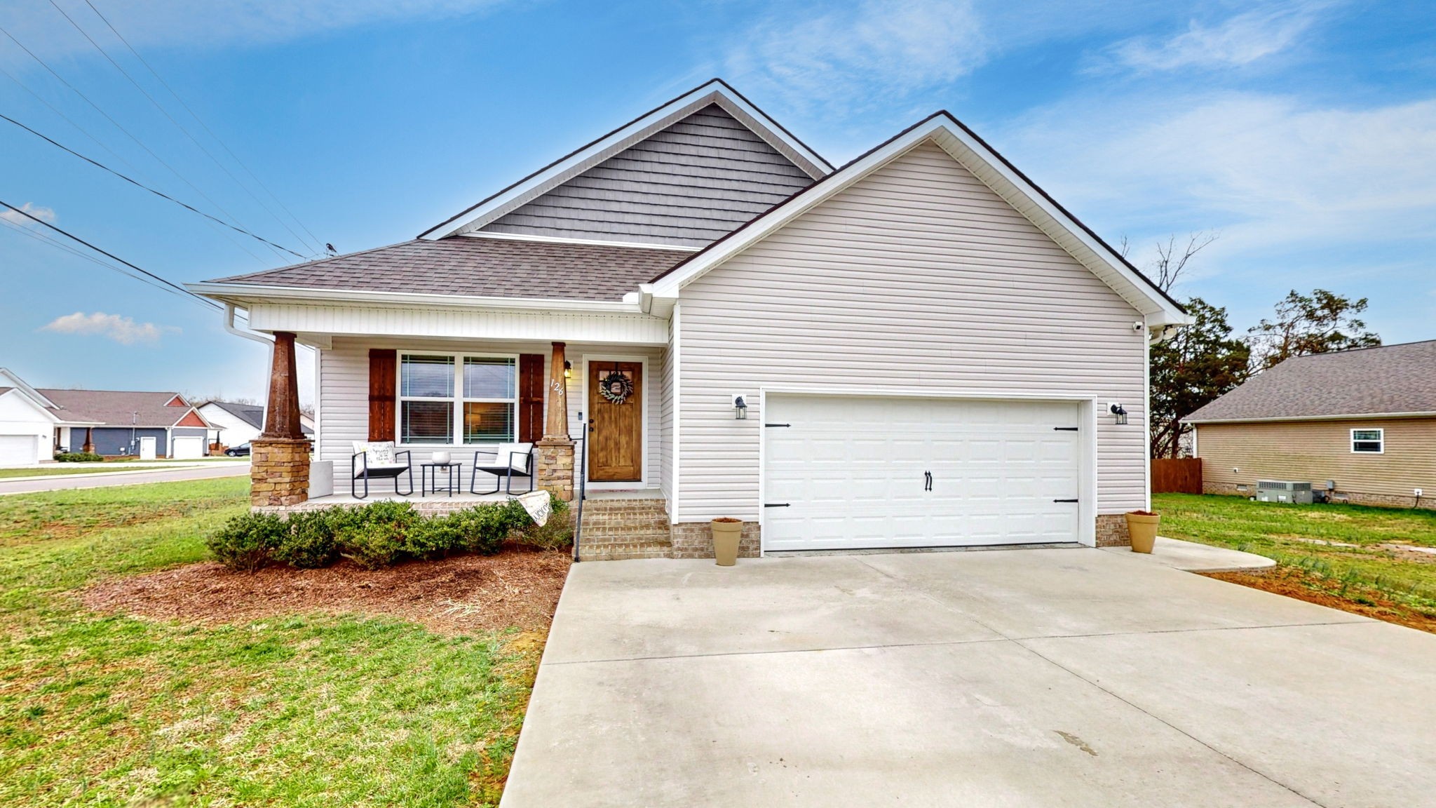 126 Blue Grass Dr Property Photo