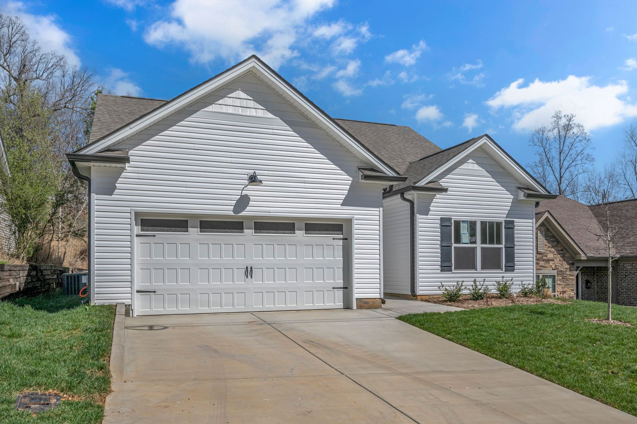 209 East Quail Hollow Way Property Photo 1