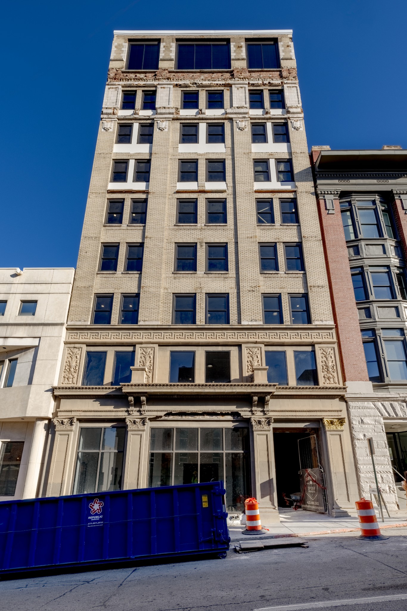 117 7th St, E Property Photo