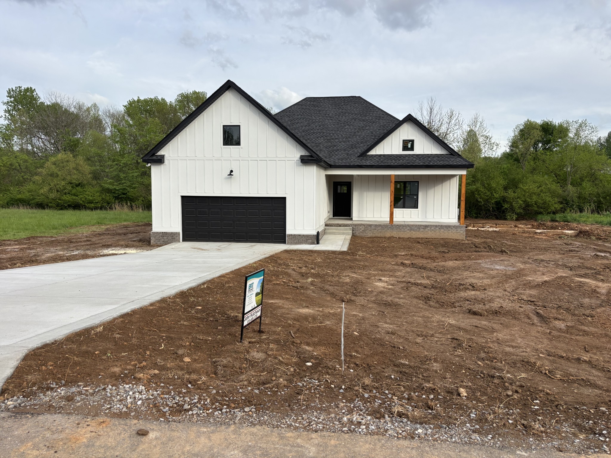 1033 Northside Dr Property Photo 1