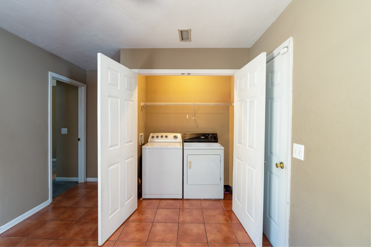4241 Kevinwood Ct Property Photo 17