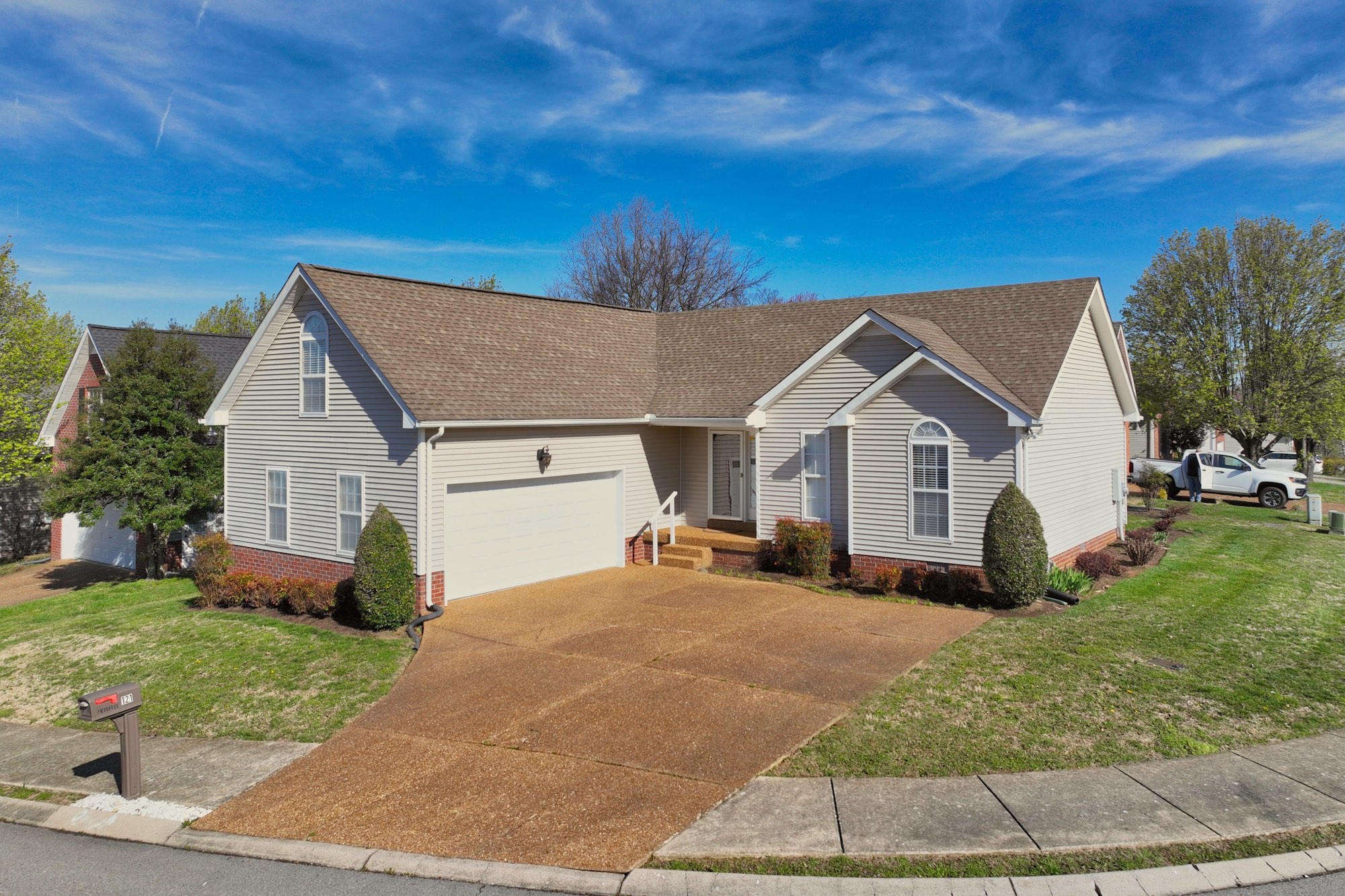 121 Homestead Pl, W Property Photo 1