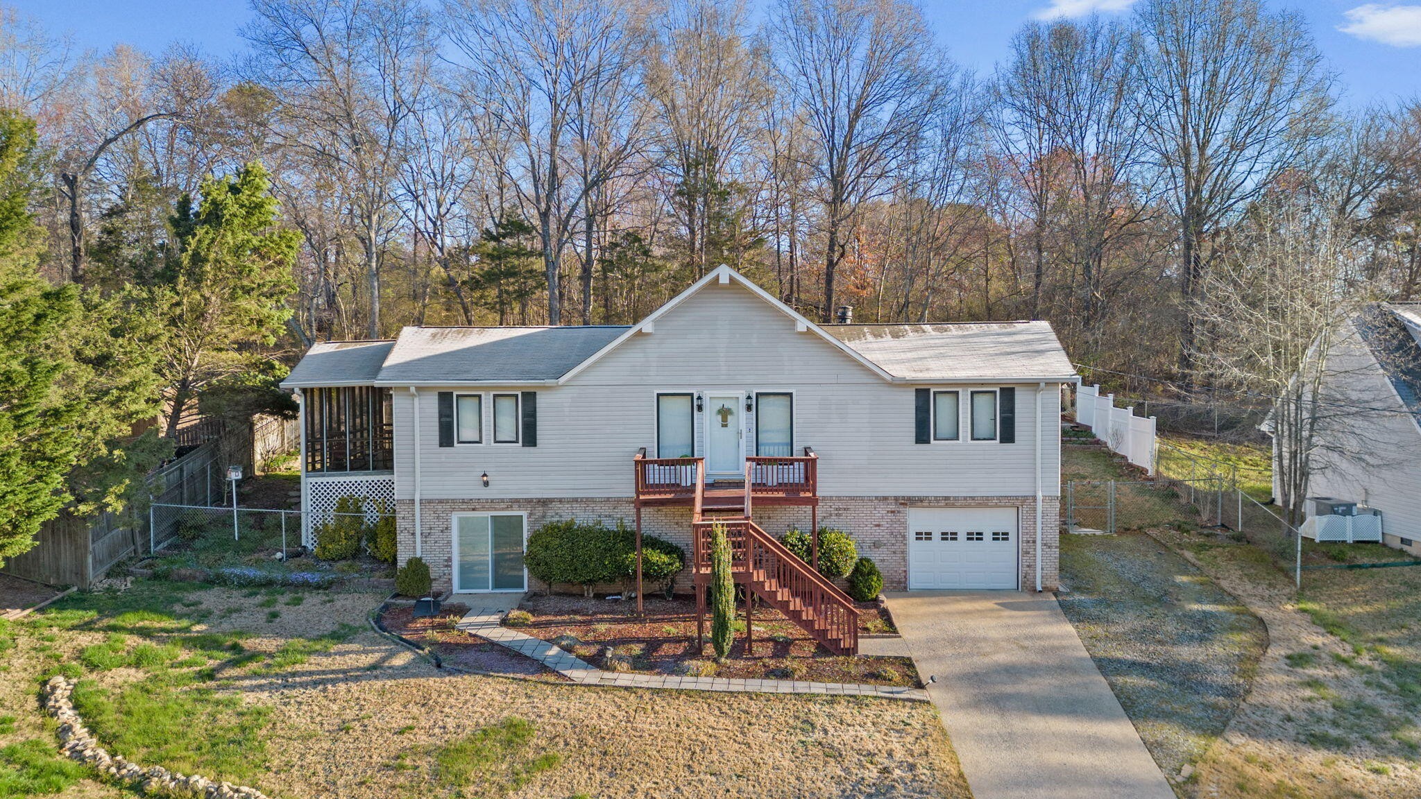 2125 Dallas Lake Road Property Photo
