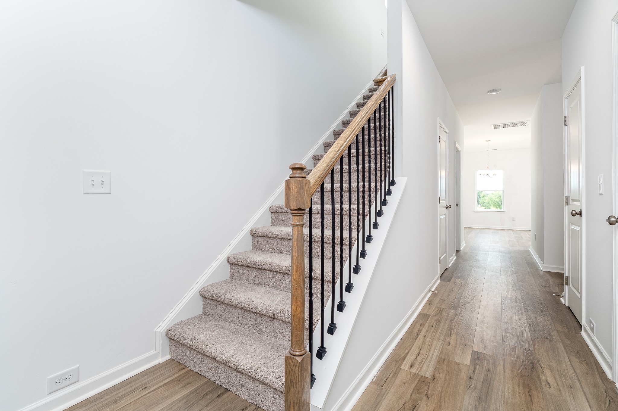 211 Hillview Ave Property Photo 6